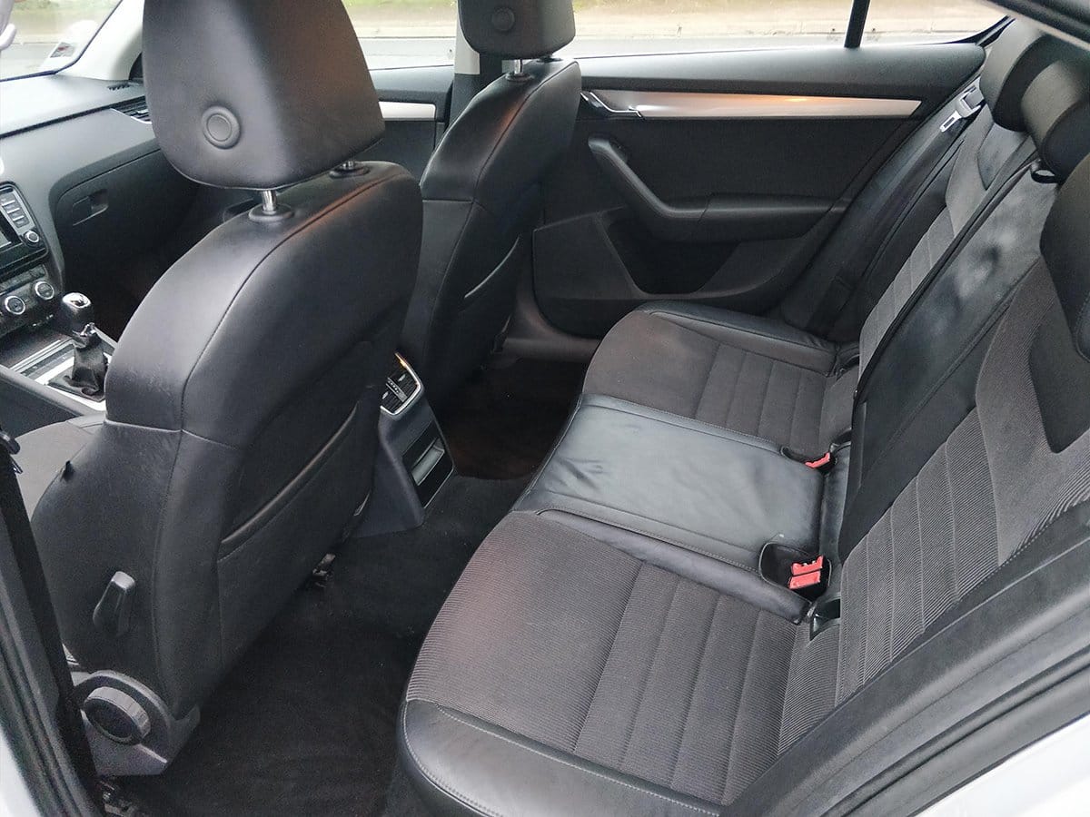 Skoda Octavia 2L TDI - 5 places avec GPS