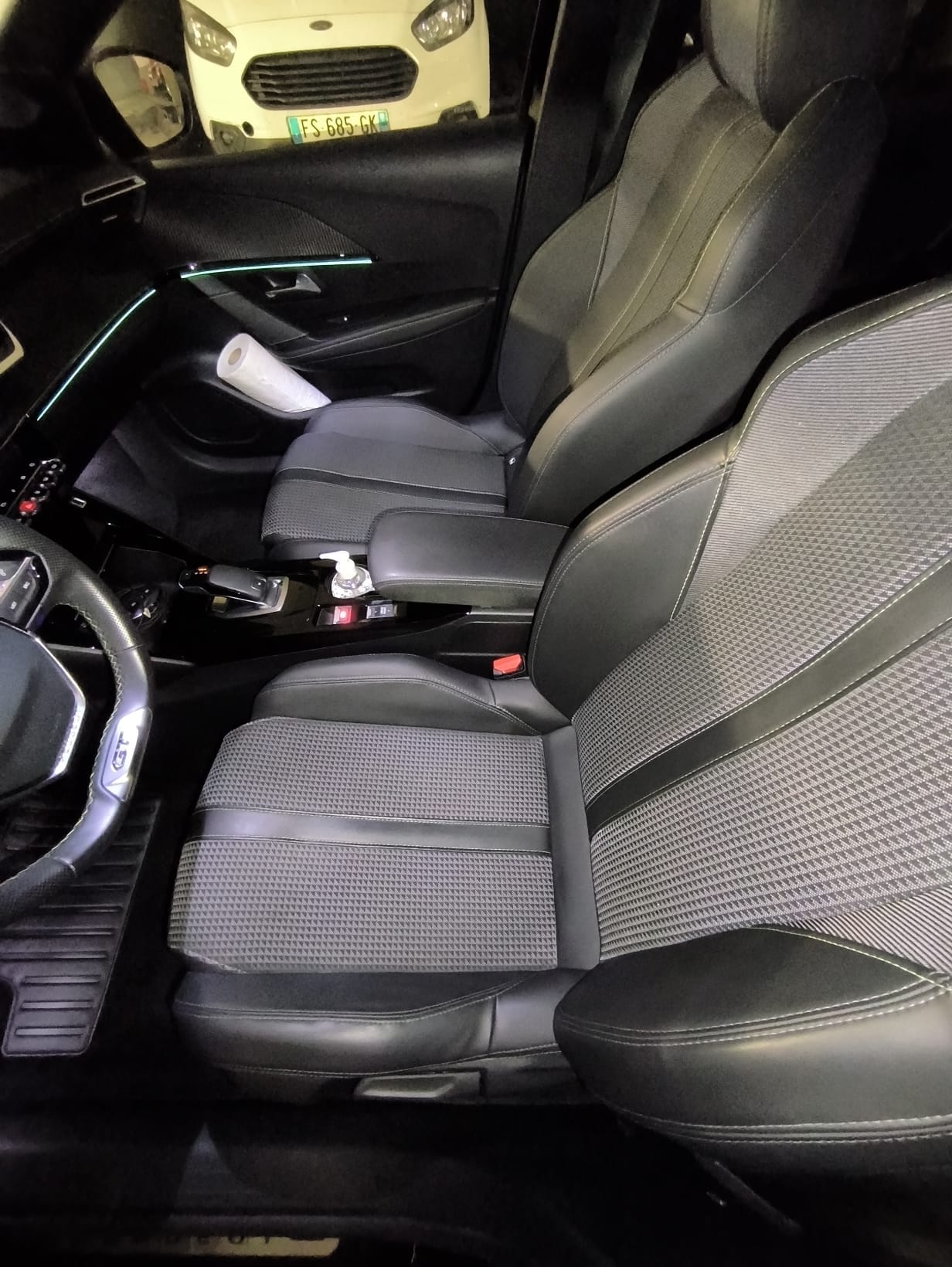 Peugeot 208 GT Line avec Entrée audio / iPod