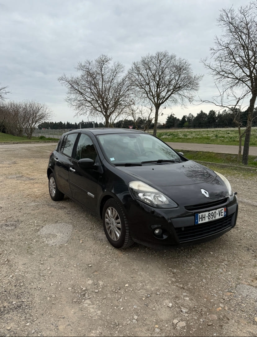Renault Clio, 2011, Essence 98