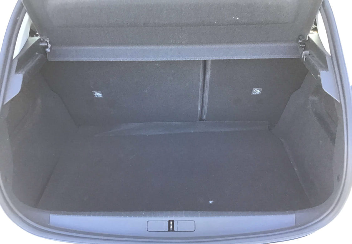 Opel Corsa 1.2i Edition, Airco (gare du Midi)