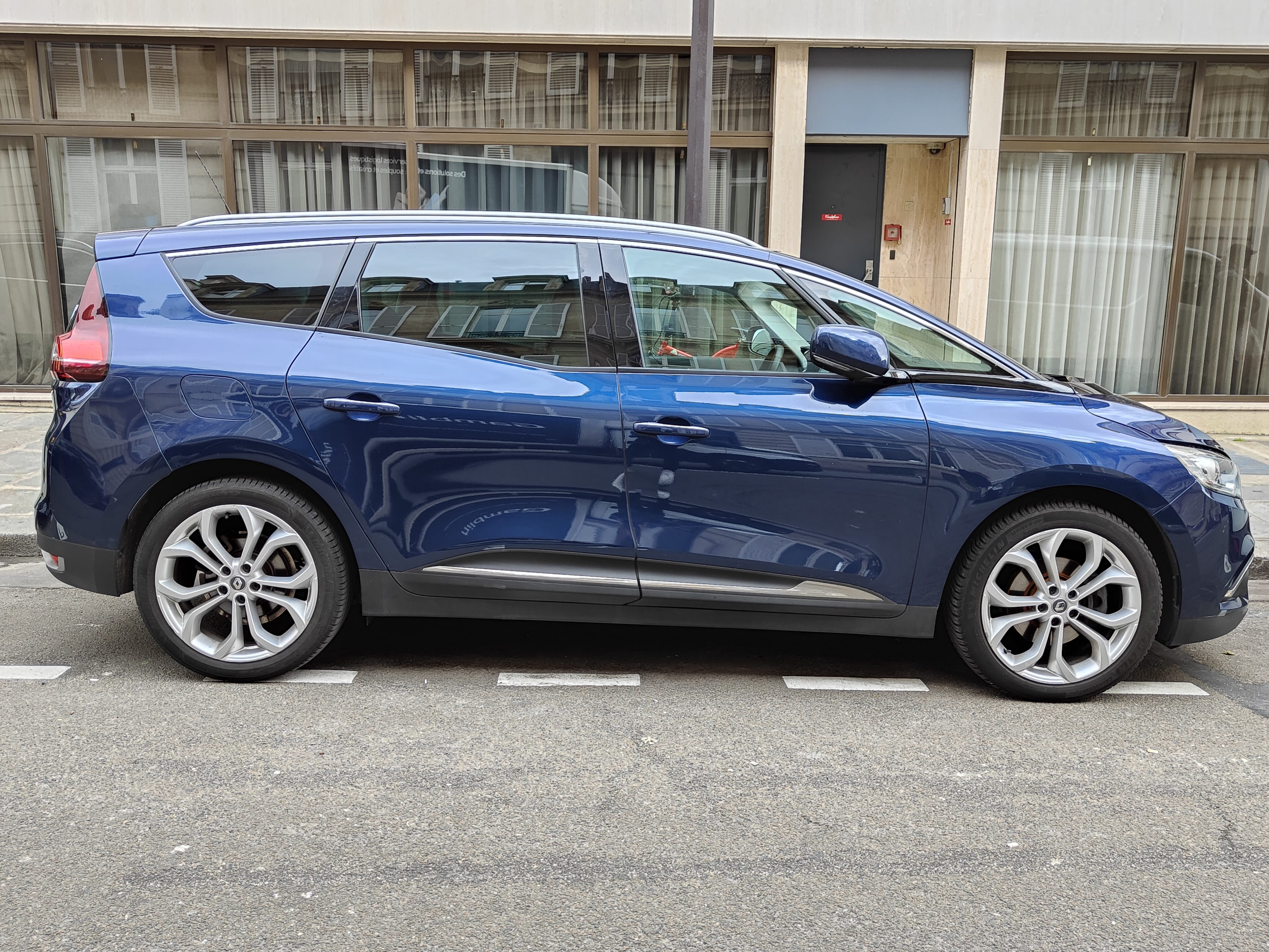 Renault Grand Scenic 1.5 DCi avec Climatisation