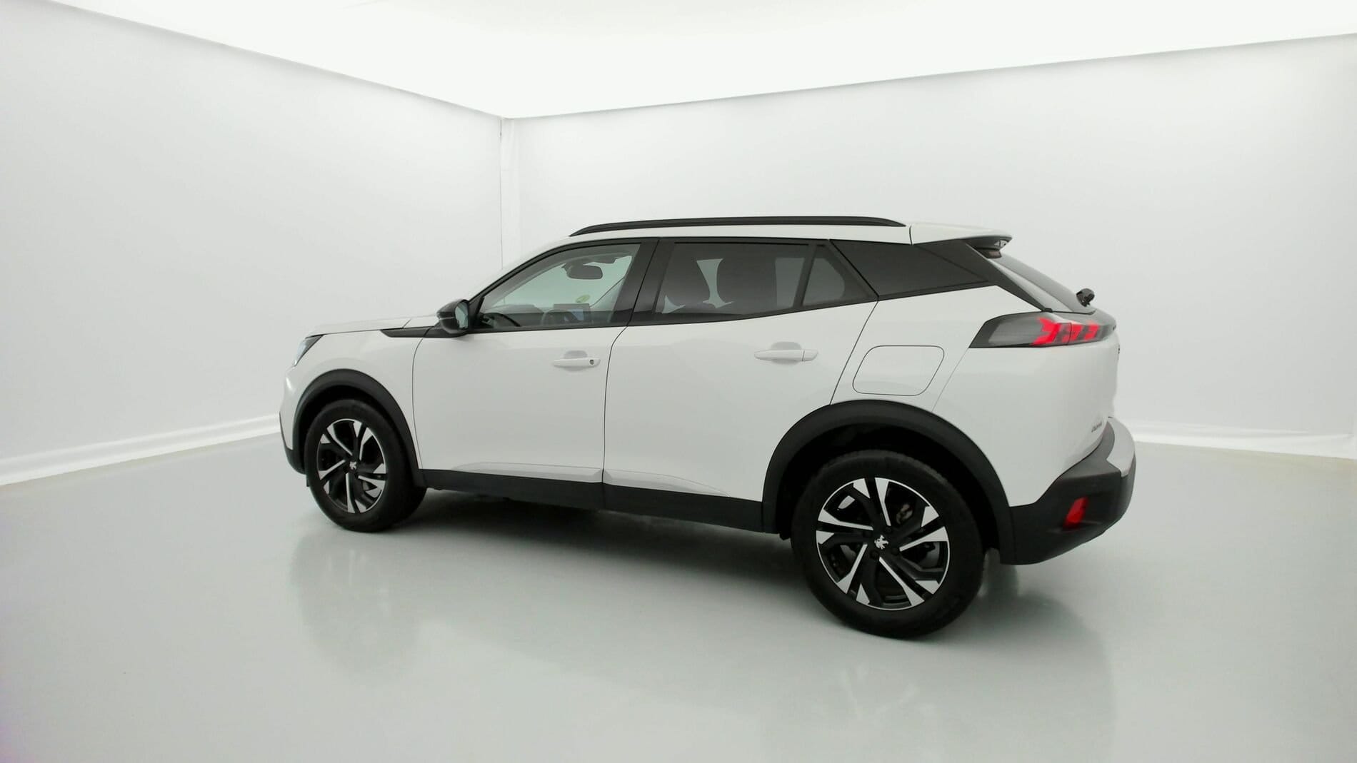 Peugeot 2008 Peugeot 2008 Allure 1.2 PURETECH 100 with GPS