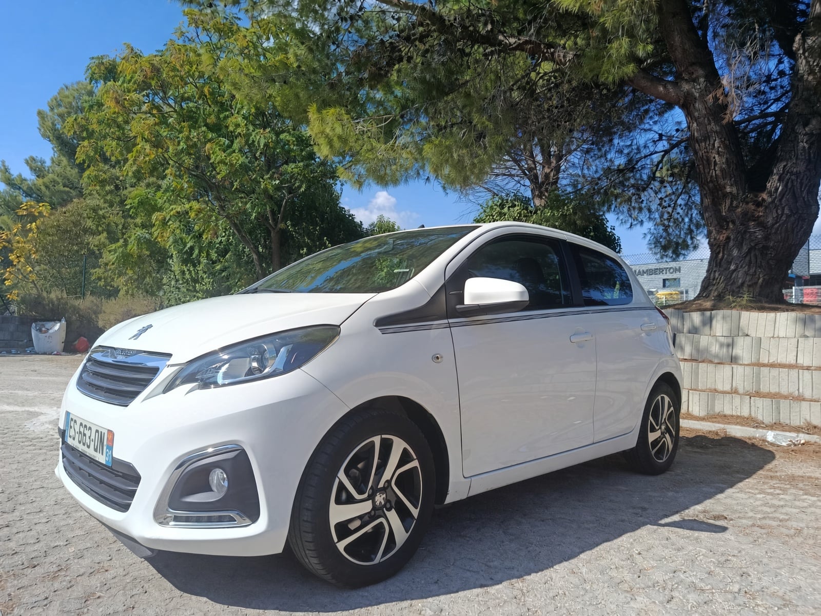 Peugeot 108 1.2 Essence  Très Économique, 2017, Essence 95