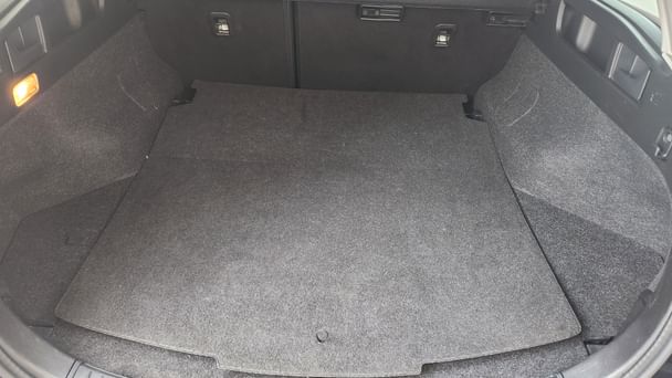 Toyota Auris Touring Sports 1,8 stasjonsvogn, Bensin, Automat, perfekt for korte og lange kjøreturer. med Lydinngang