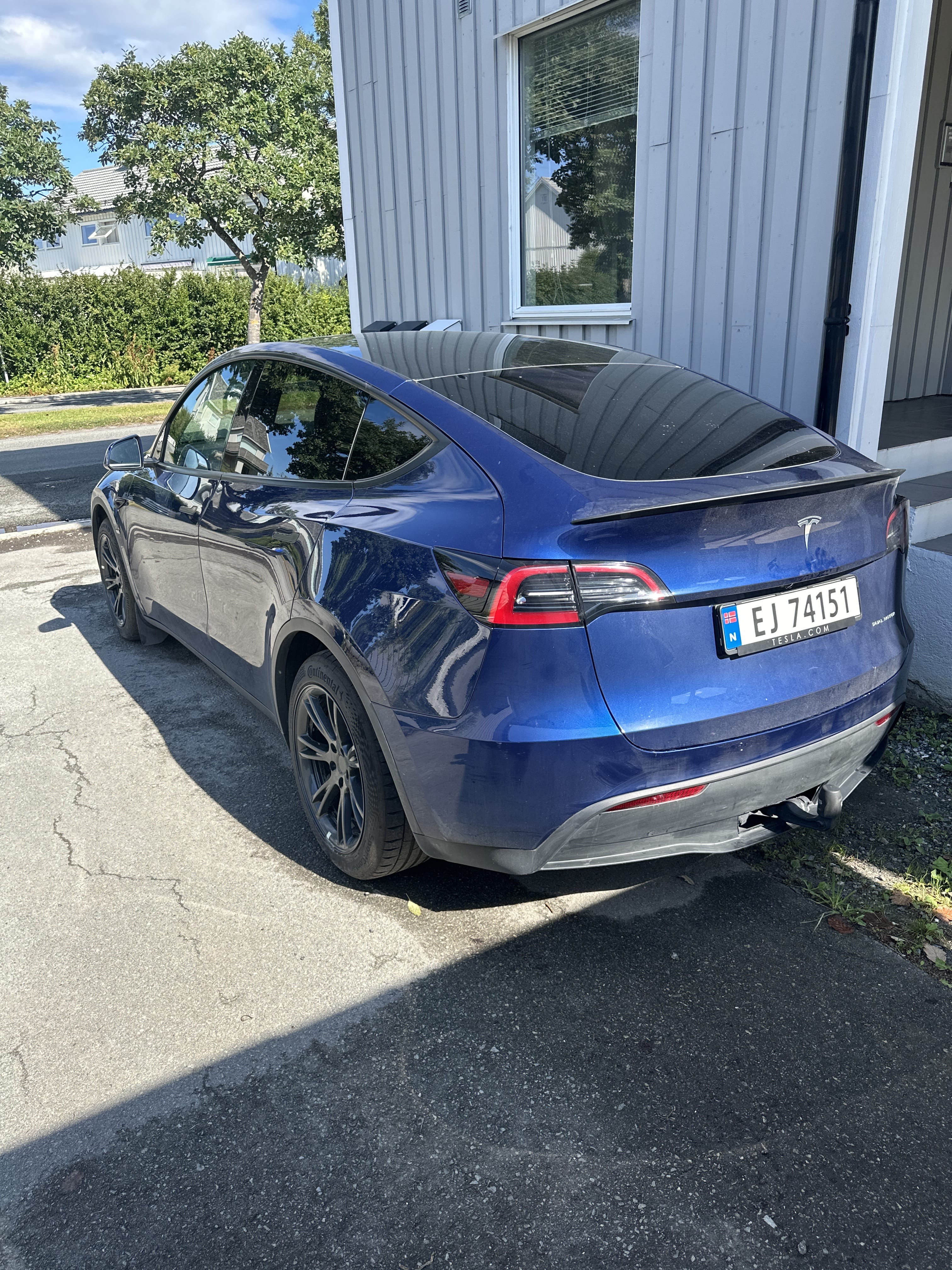 Tesla Model Y Long Range med GPS