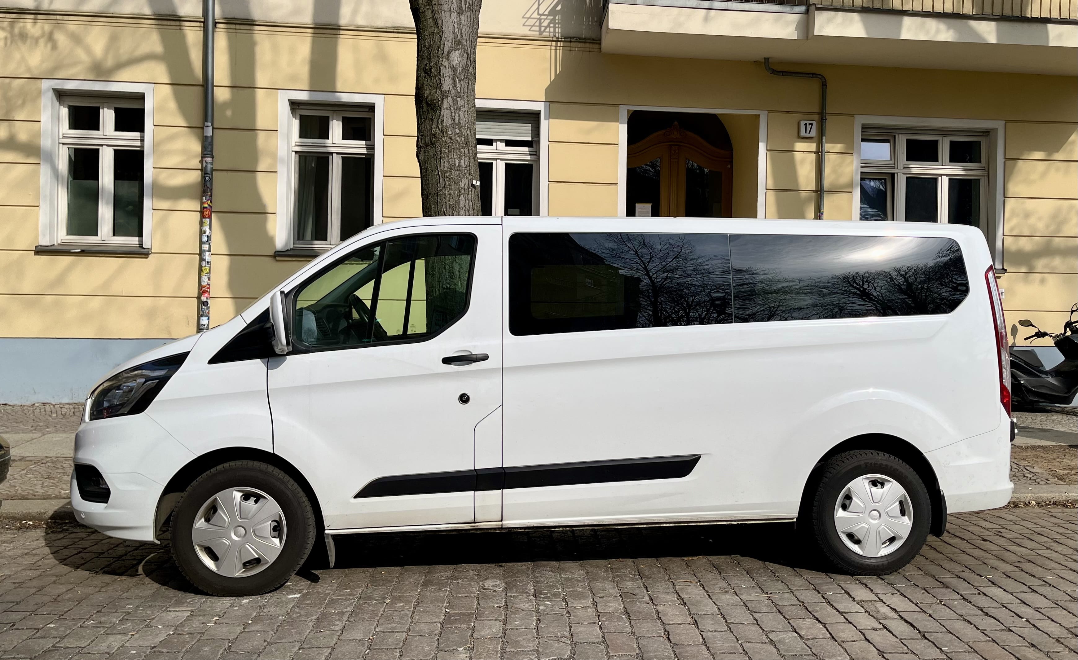Ford Transit Custom Kombi mit Klimaanlage