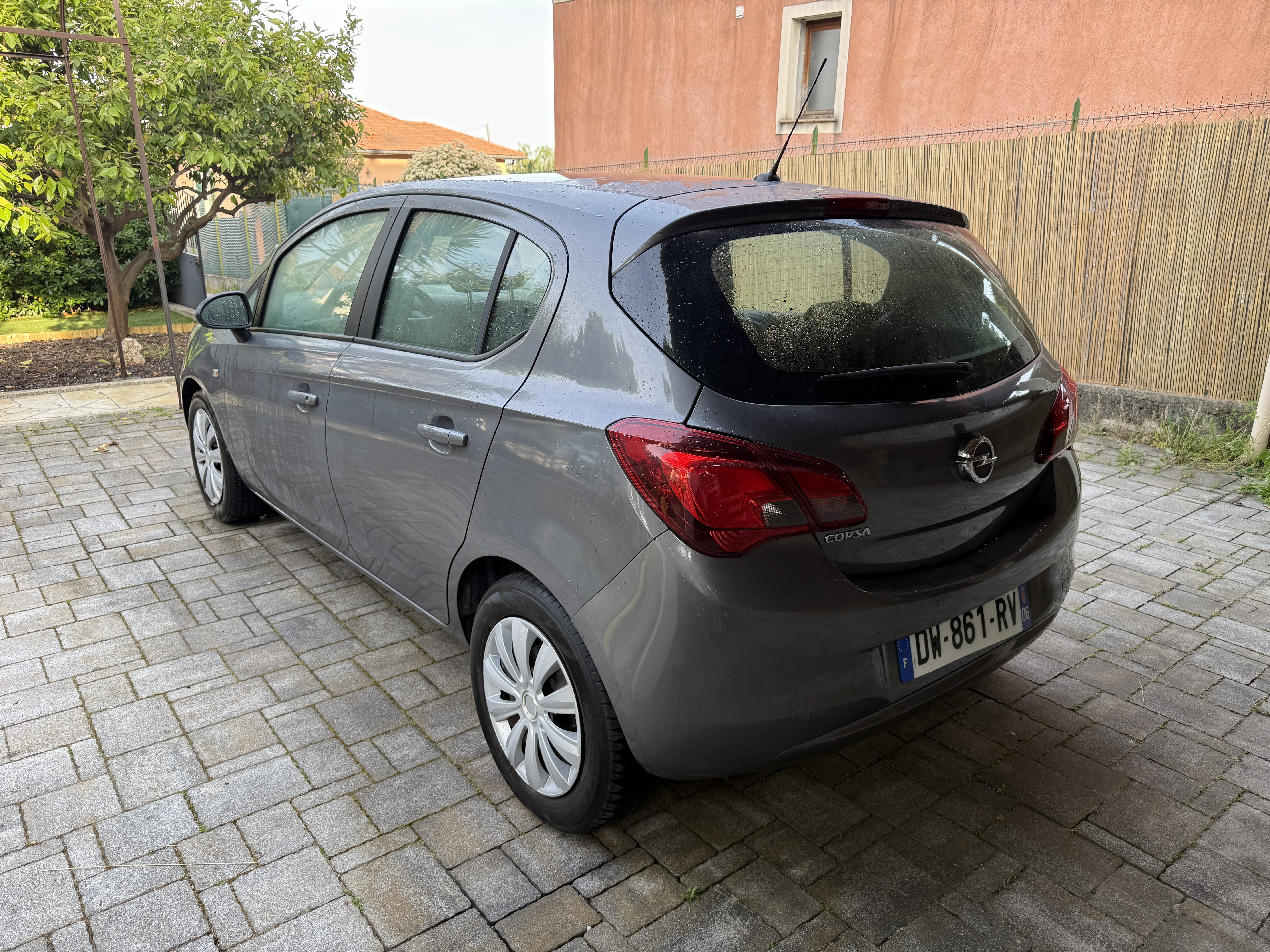 Opel Corsa avec GPS