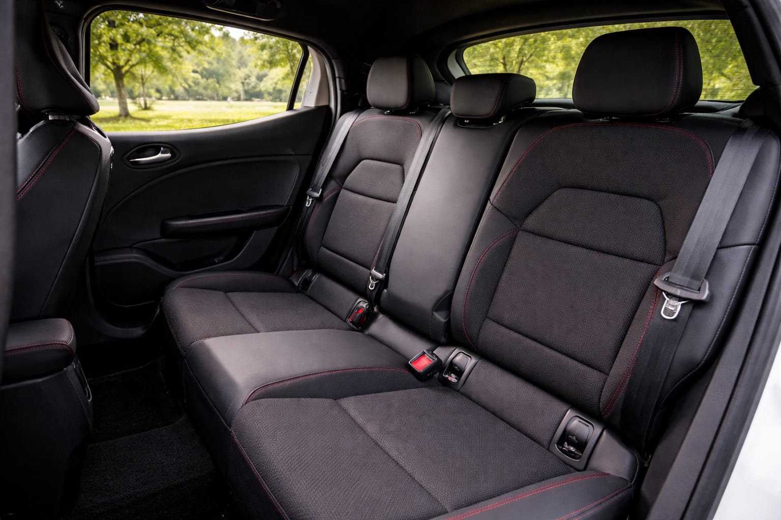 Renault Clio E-tech avec Siège bébé