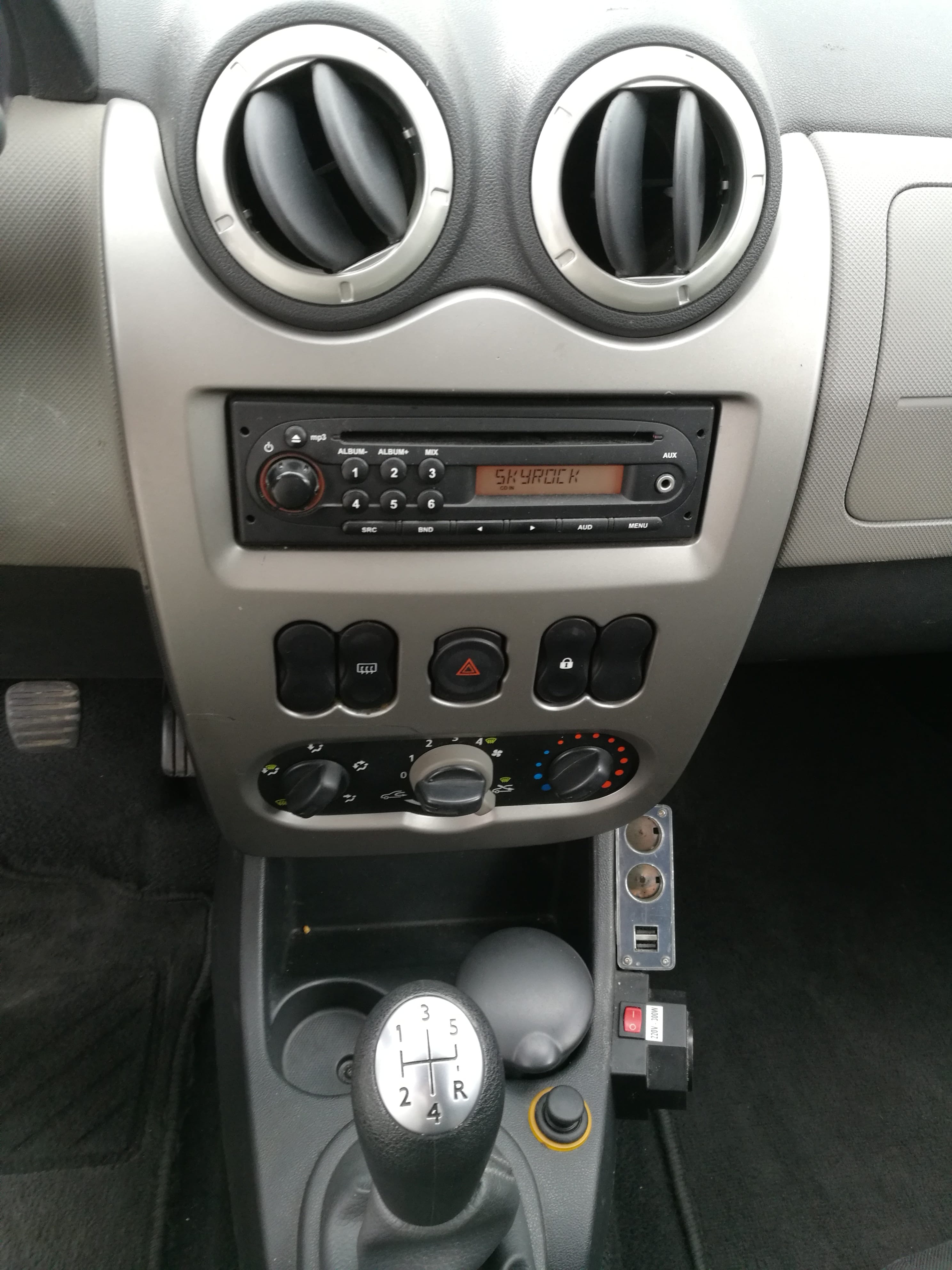 Dacia Sandero ECO-POLYVALENTE #4 avec Porte-skis