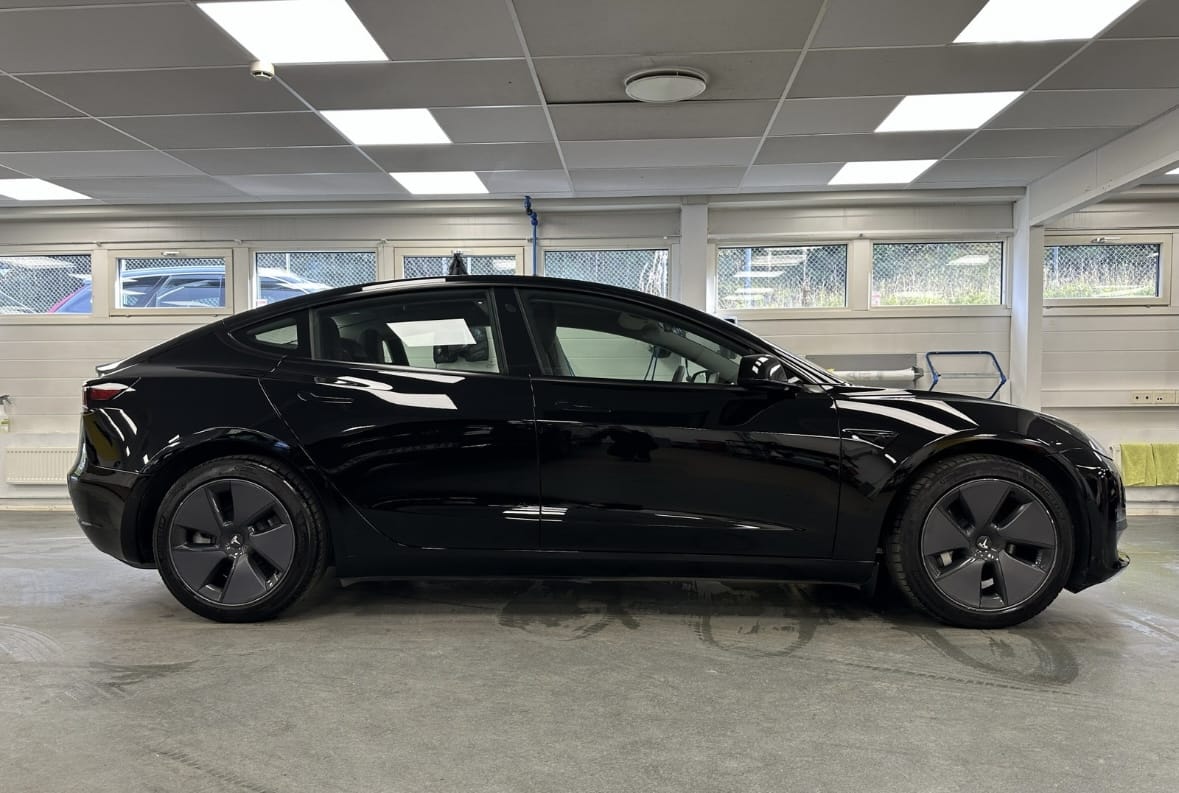 Tesla Model 3 Standard Range Plus med Aircondition