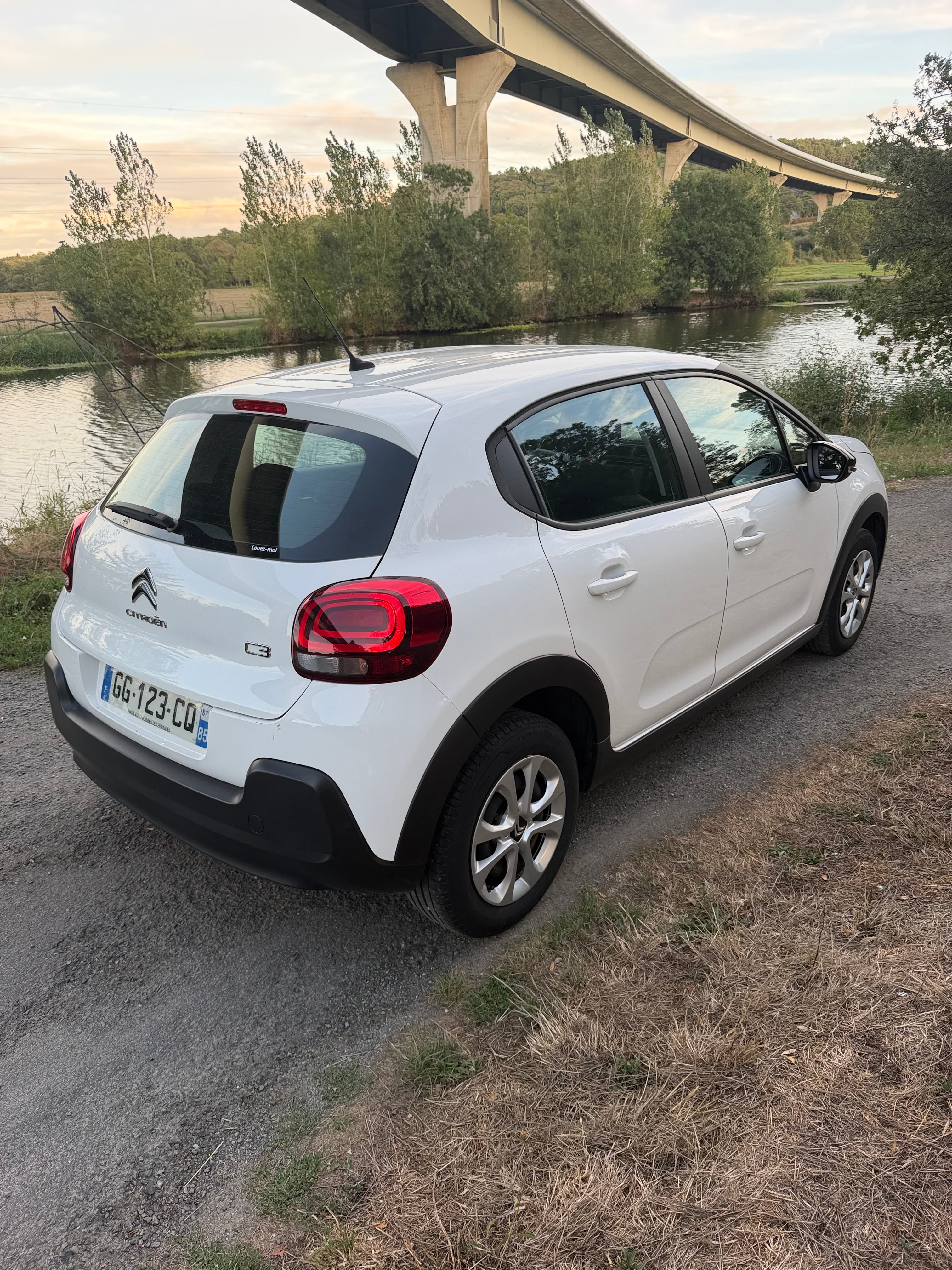 Citroen C3 1.2 i essance (123) avec Climatisation