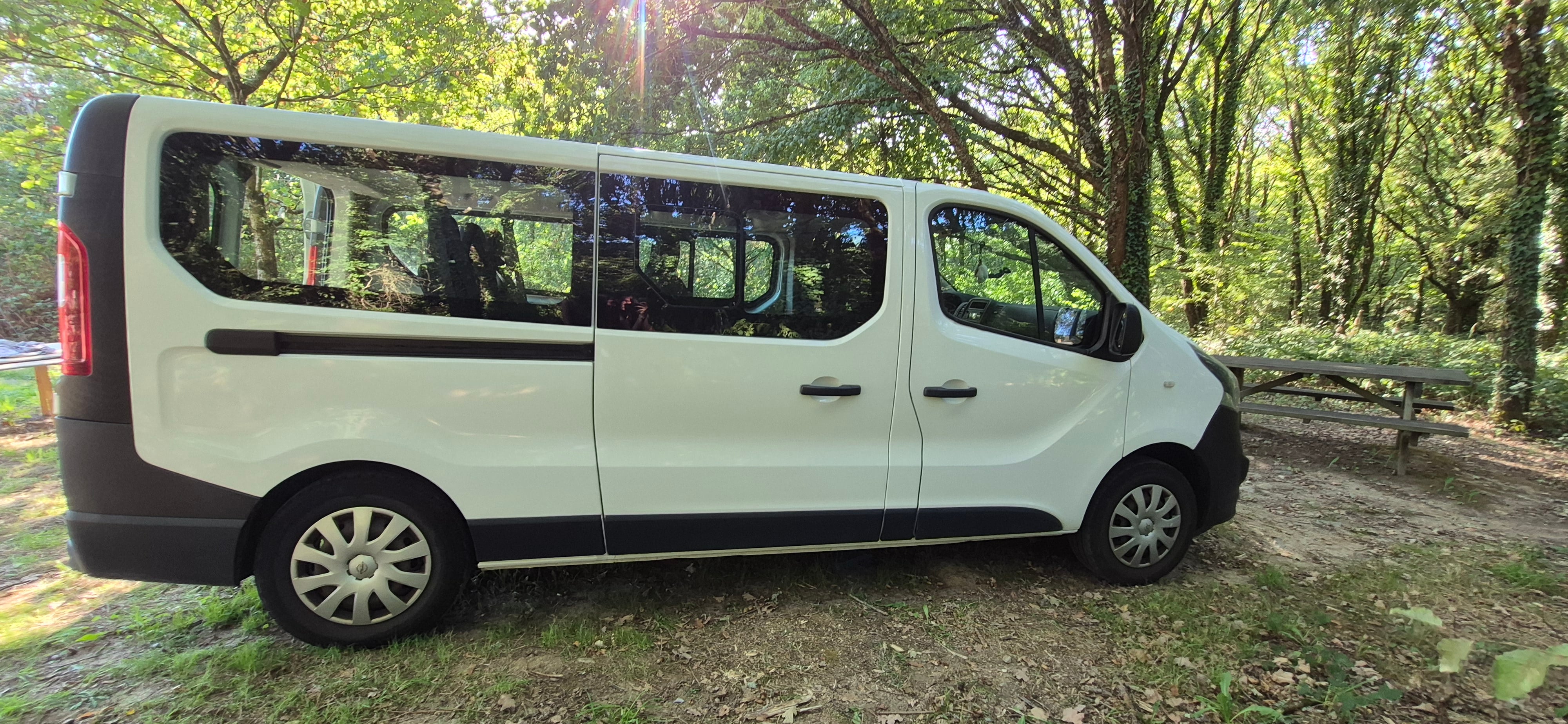 Opel Vivaro Combi avec Climatisation