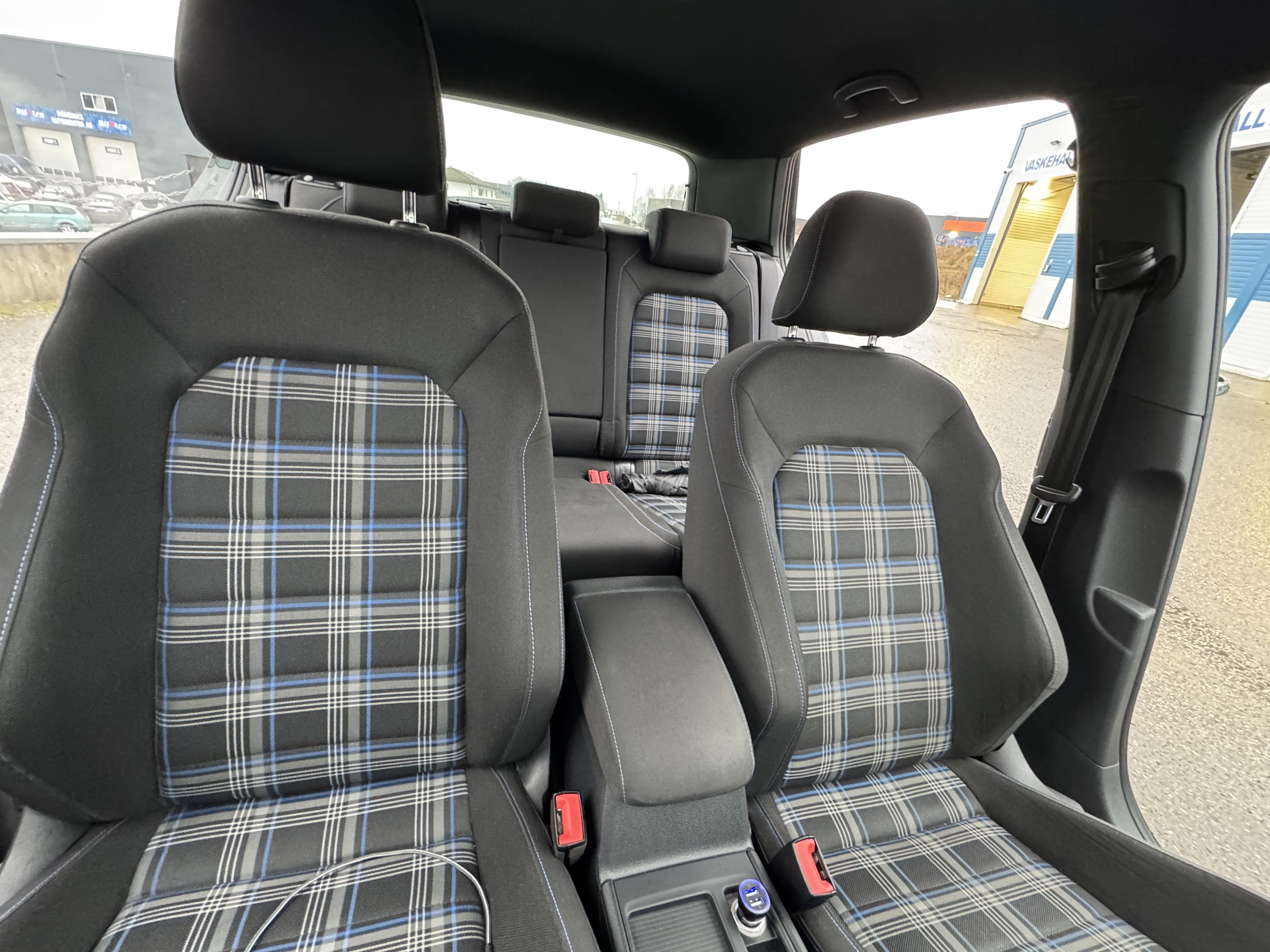 Volkswagen Golf GTE 1.4L Turbocharged TSI with Apple CarPlay