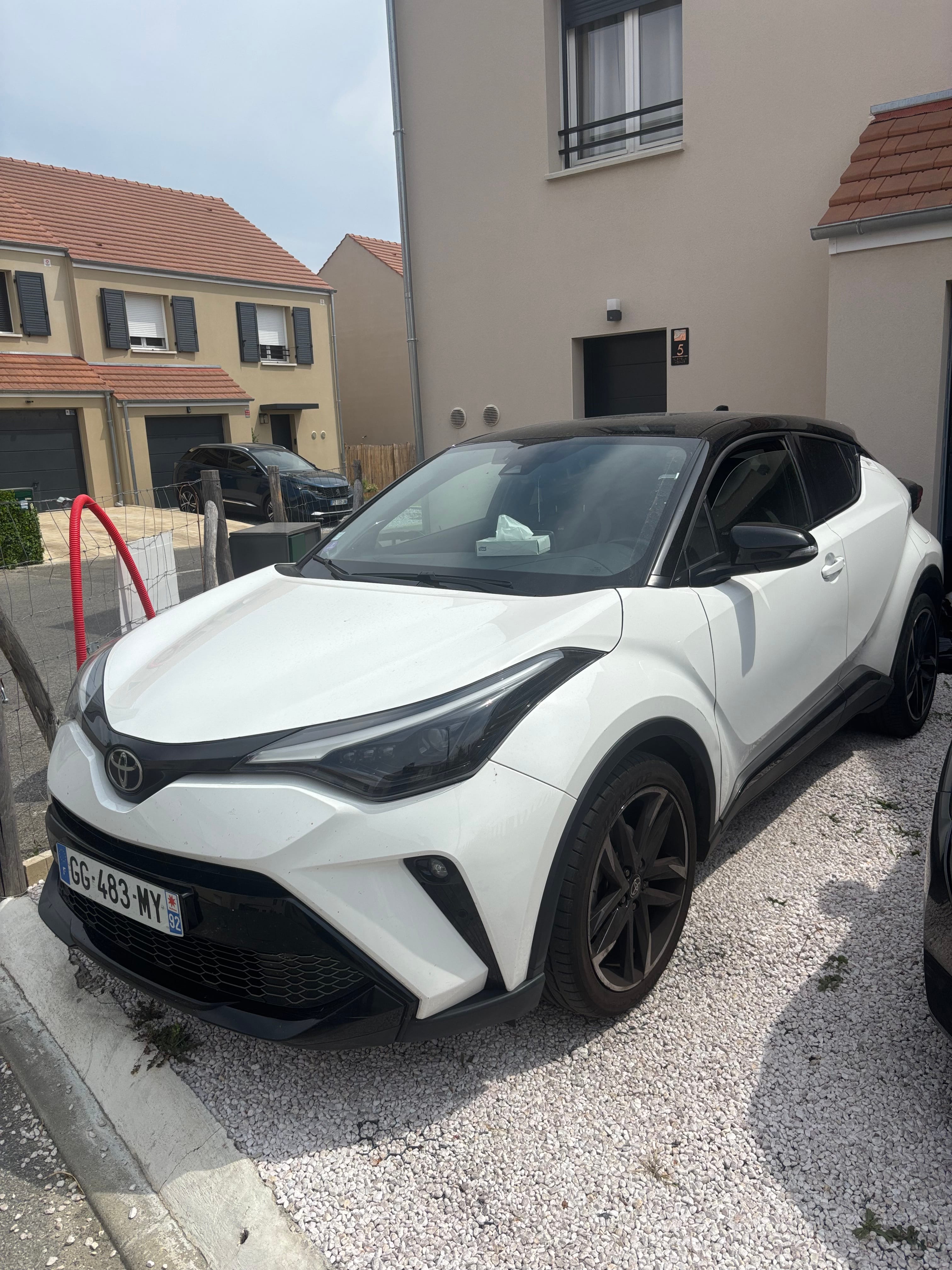 Toyota C-HR Hybrid, 2022, Essence 95 / Électrique (hybride), automatique