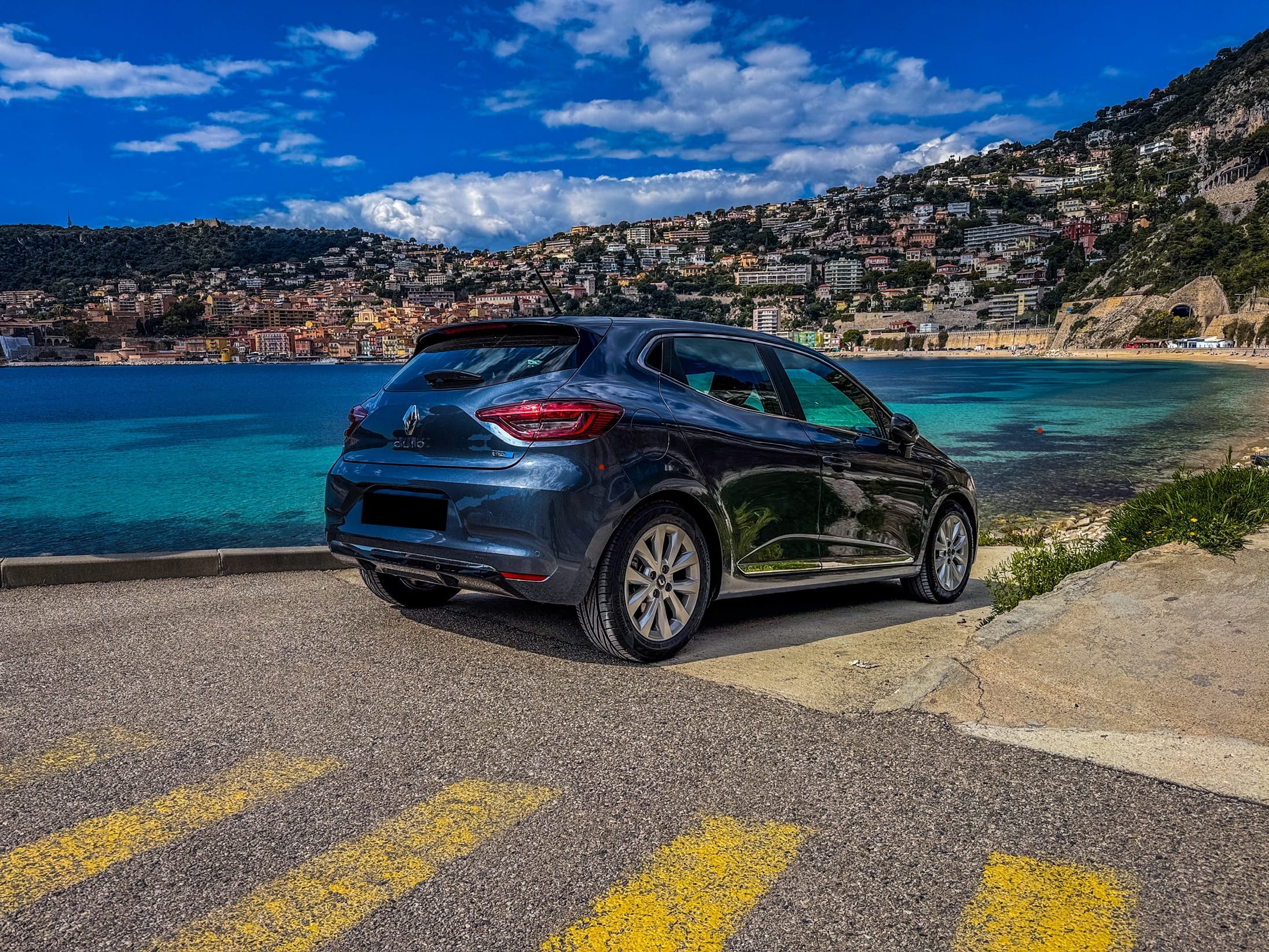 Renault Clio E-tech 708 avec GPS