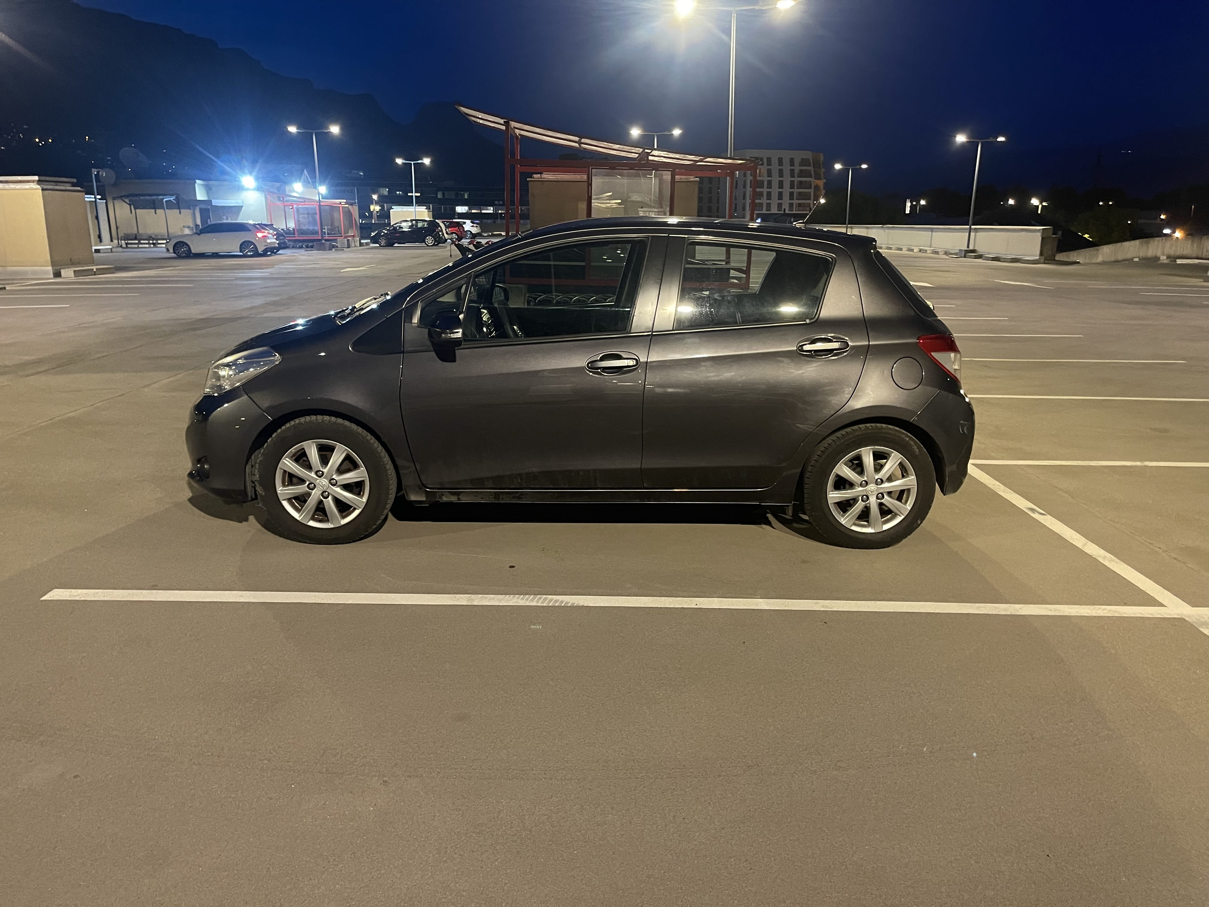 Toyota Yaris Clim - 6 avec Climatisation