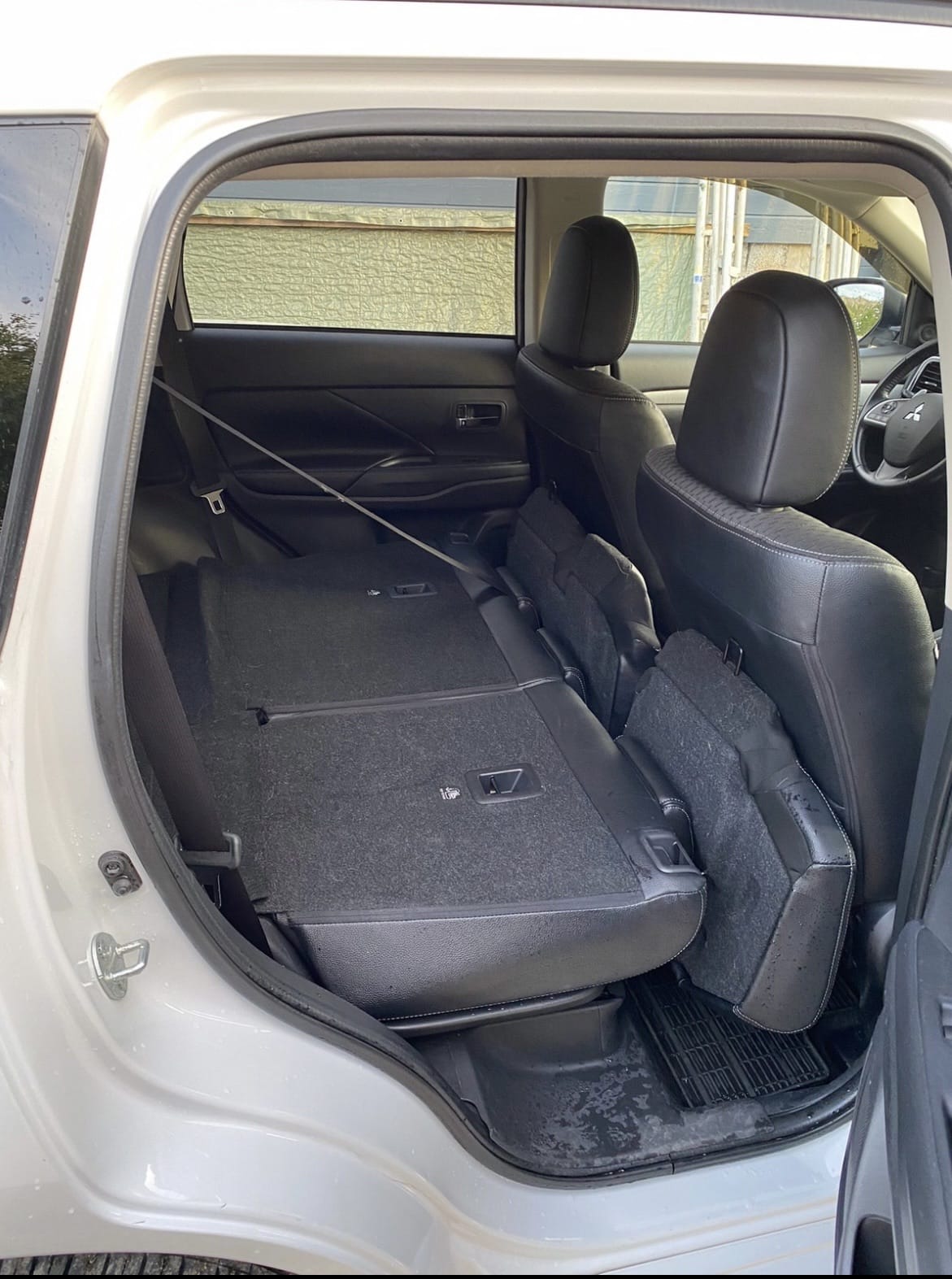 Mitsubishi Outlander Hybrid med GPS