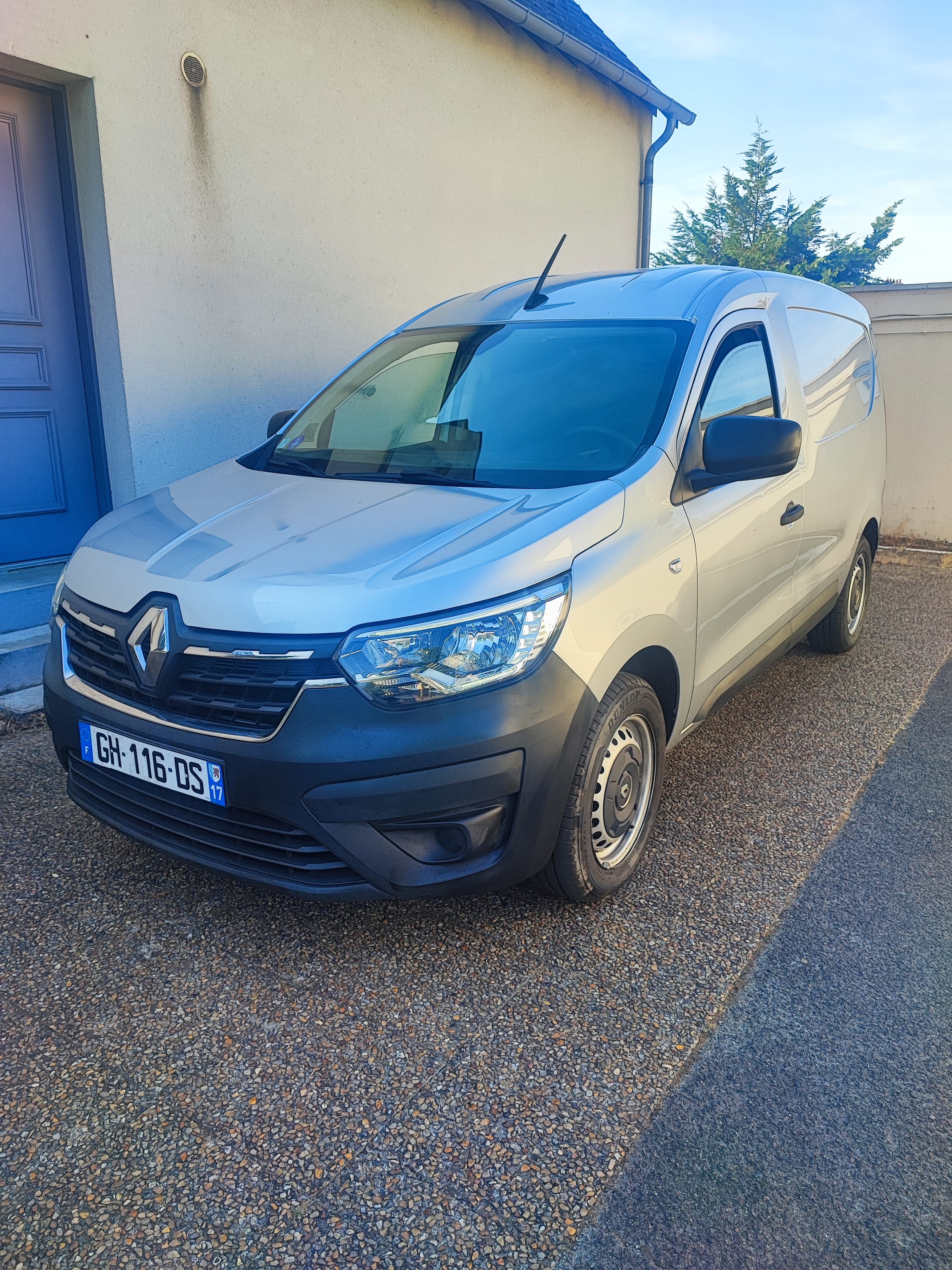Renault Express 1.3 Tce, 2022, Essence 95