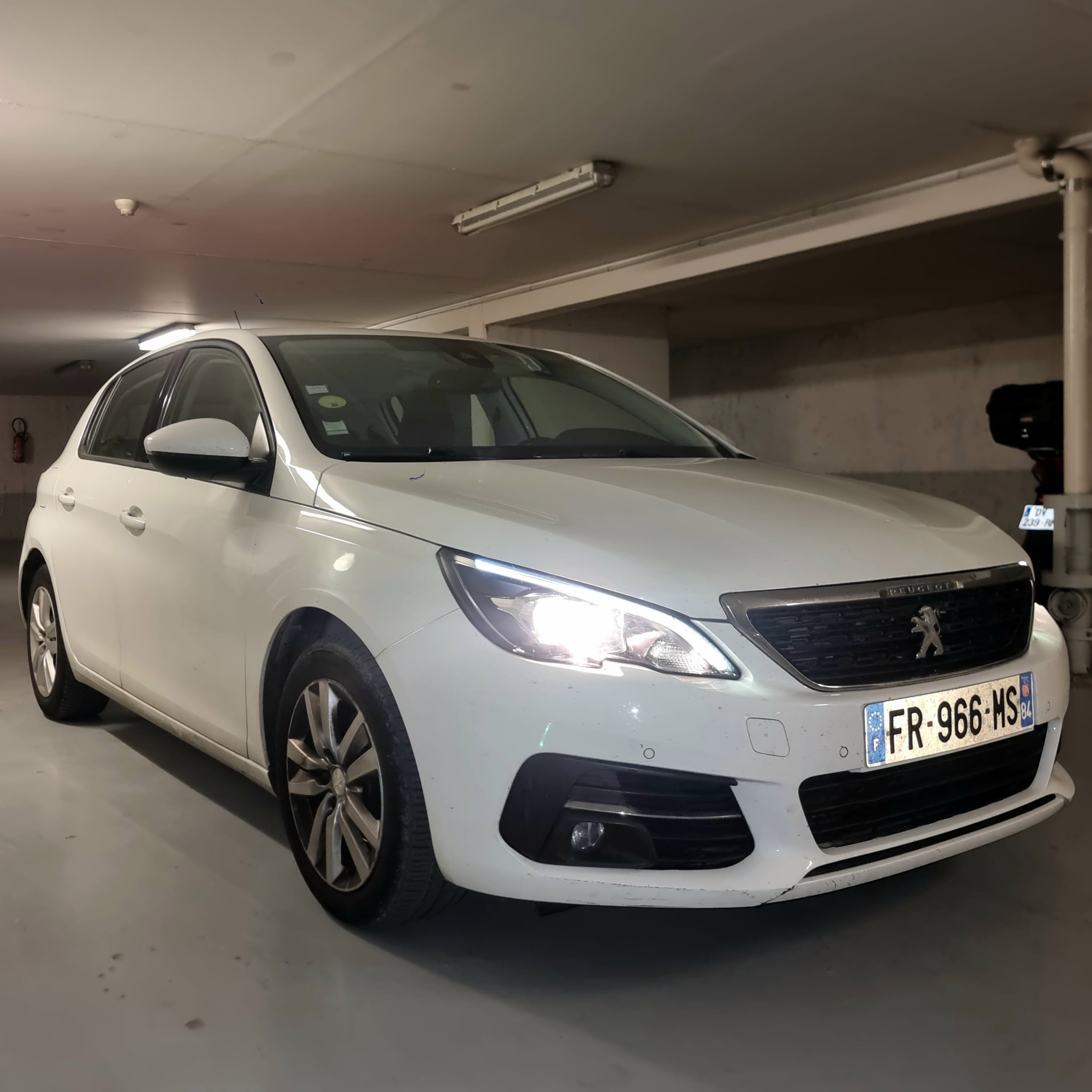 Peugeot 308 1.5 BlueHDi S&S - 130 - BV EAT8 II 2013 Berline Active Phase 2, 2020, Diesel, automatique