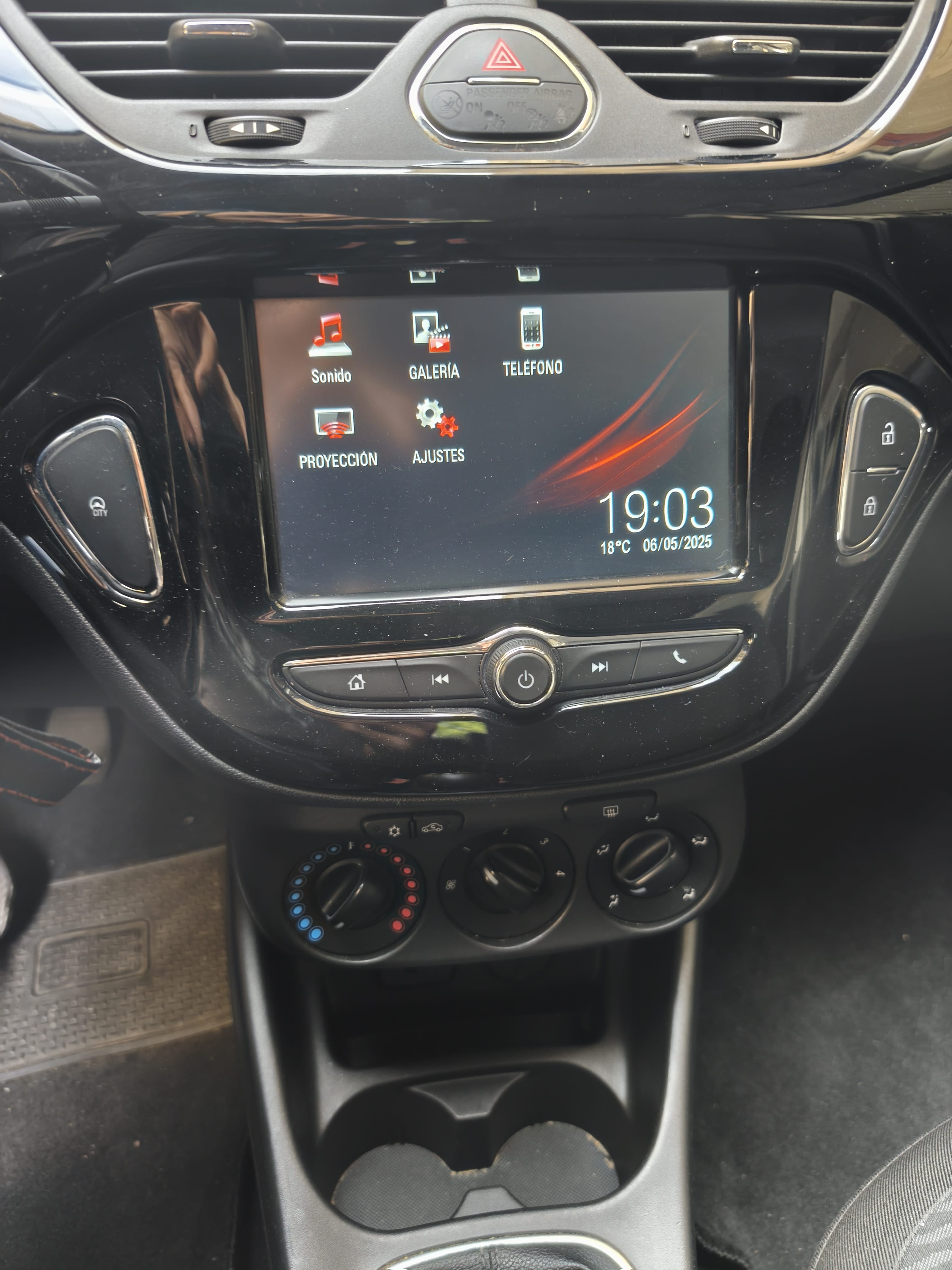 Opel Corsa 1.4 gasolina con Android Auto