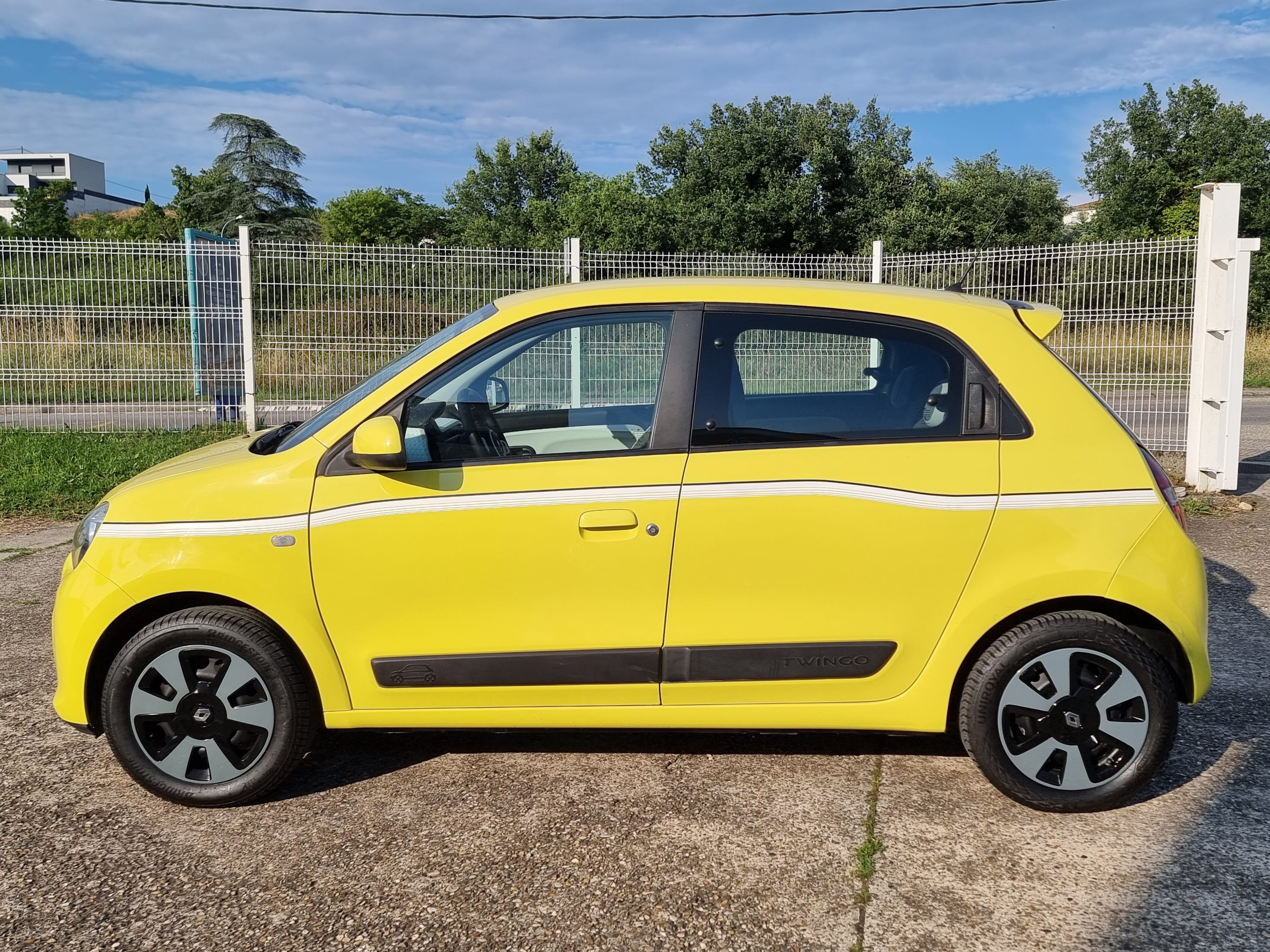 Renault Twingo III 1,0 sce 70ch proche gare Montelimar avec Climatisation