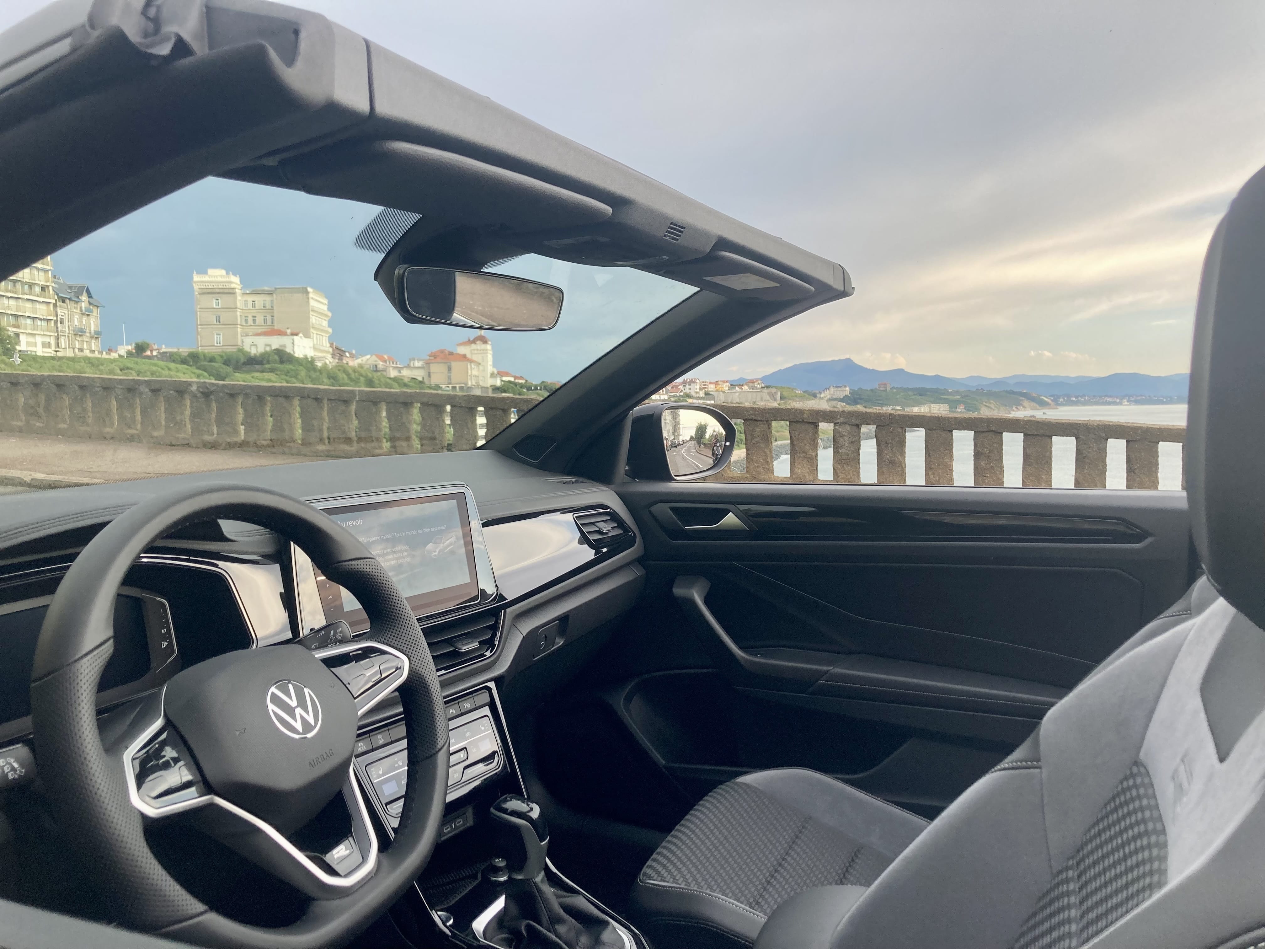 Volkswagen T-Roc Cabriolet avec Dashcam