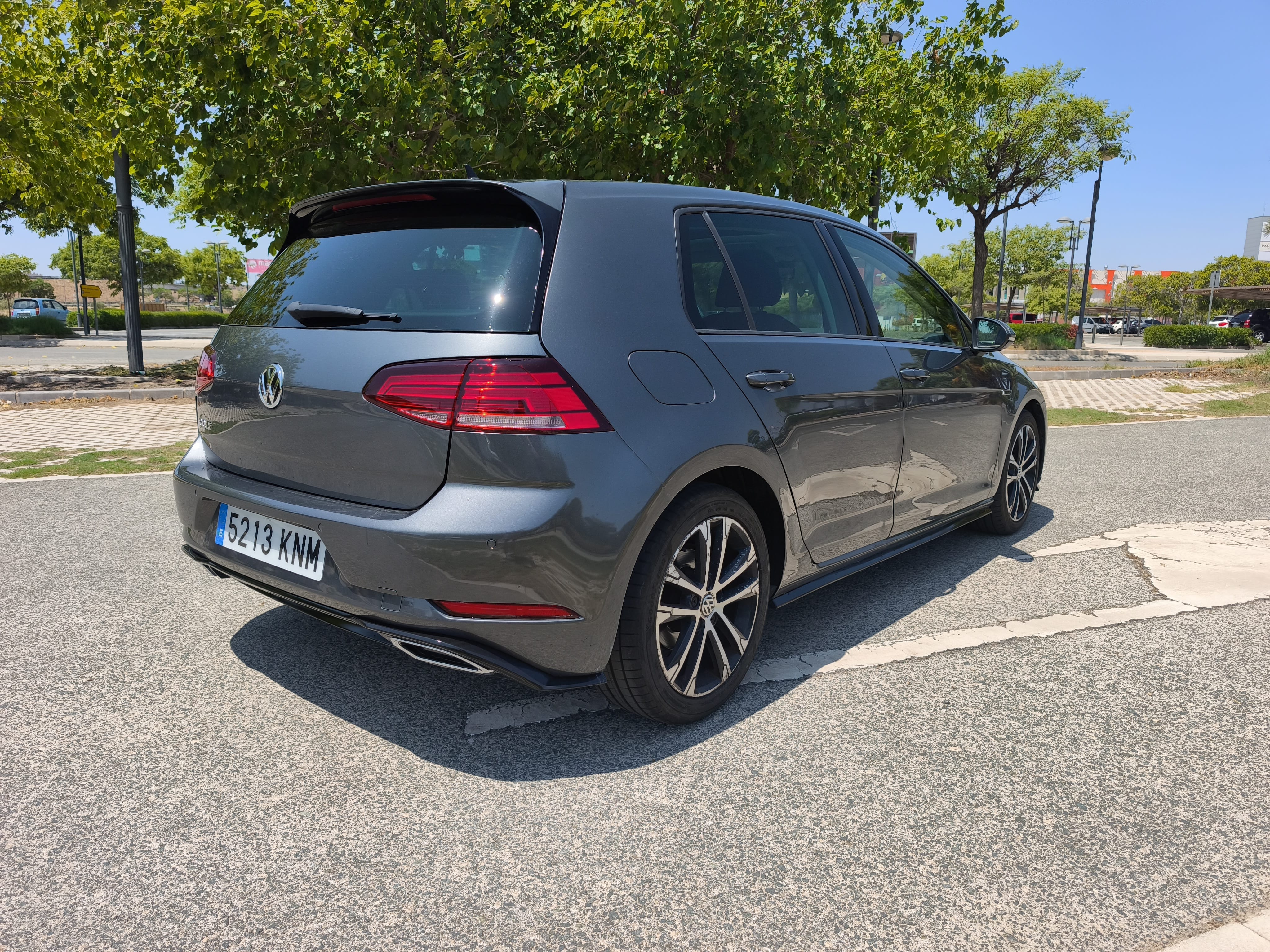 Volkswagen Golf 2.0 TDI 150CV con GPS