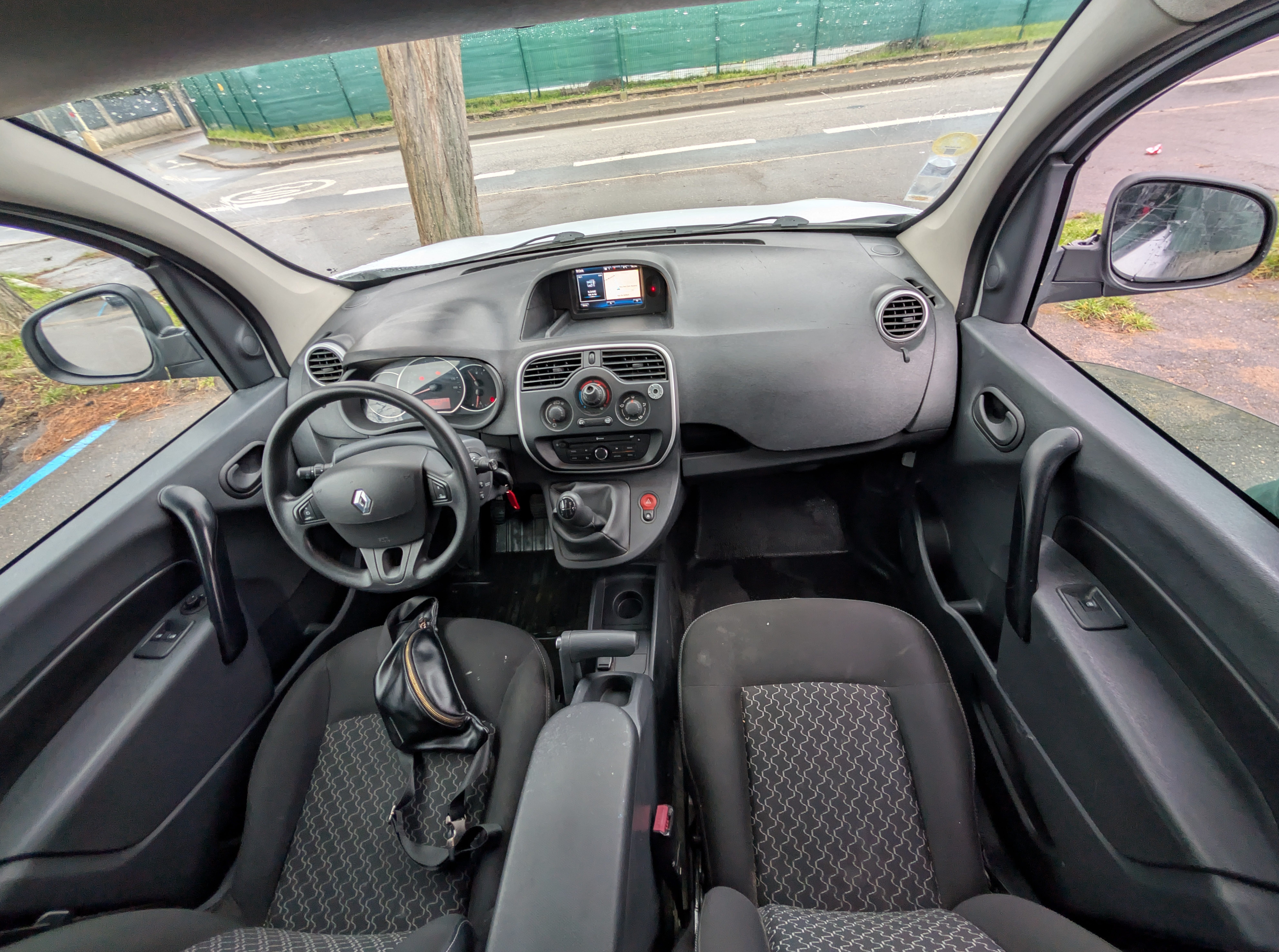 Renault Kangoo Express ​ – Parking gratuit– Idéal Déménagement & Achats avec Régulateur de vitesse