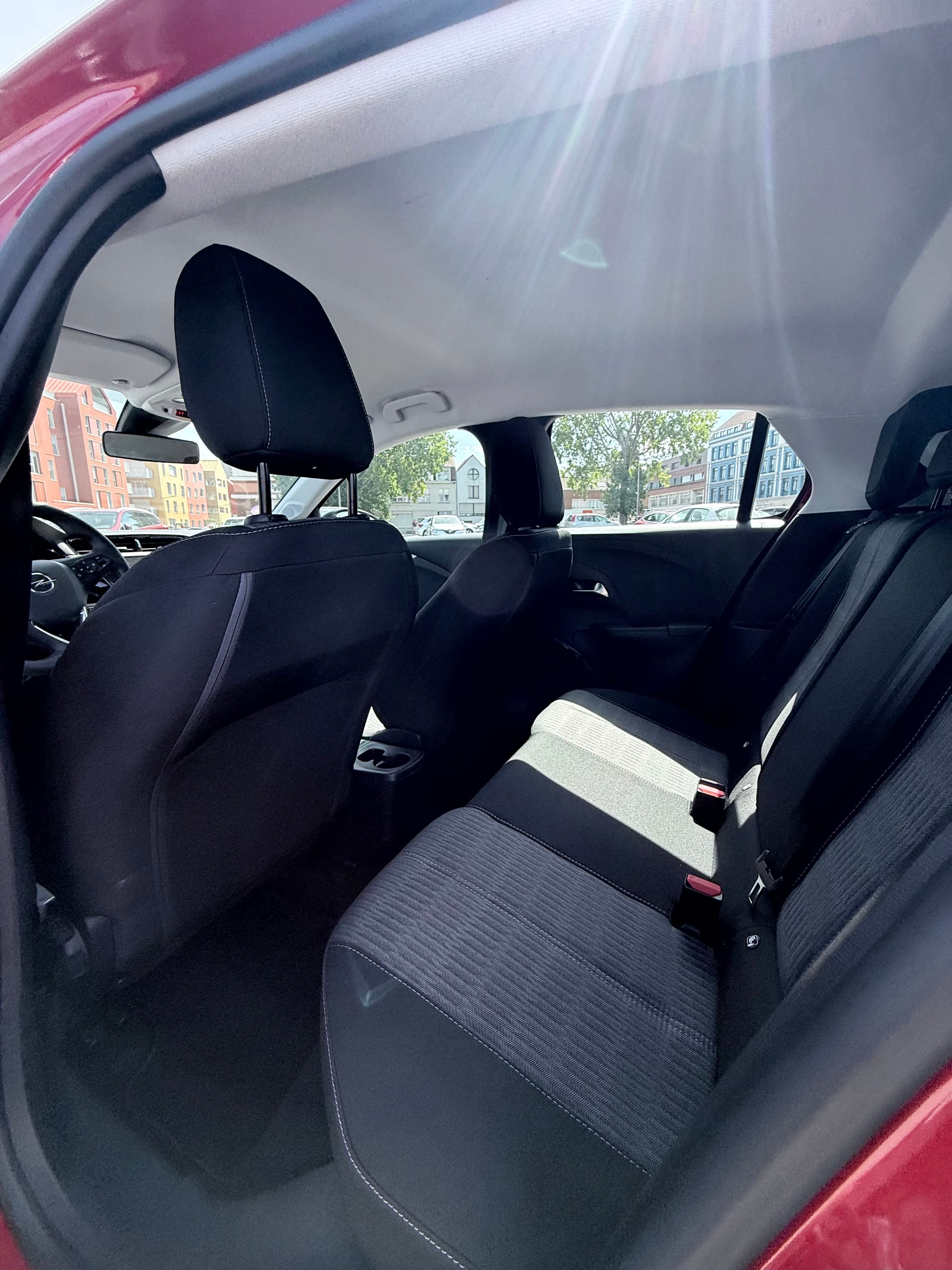 Opel Corsa avec Siège bébé
