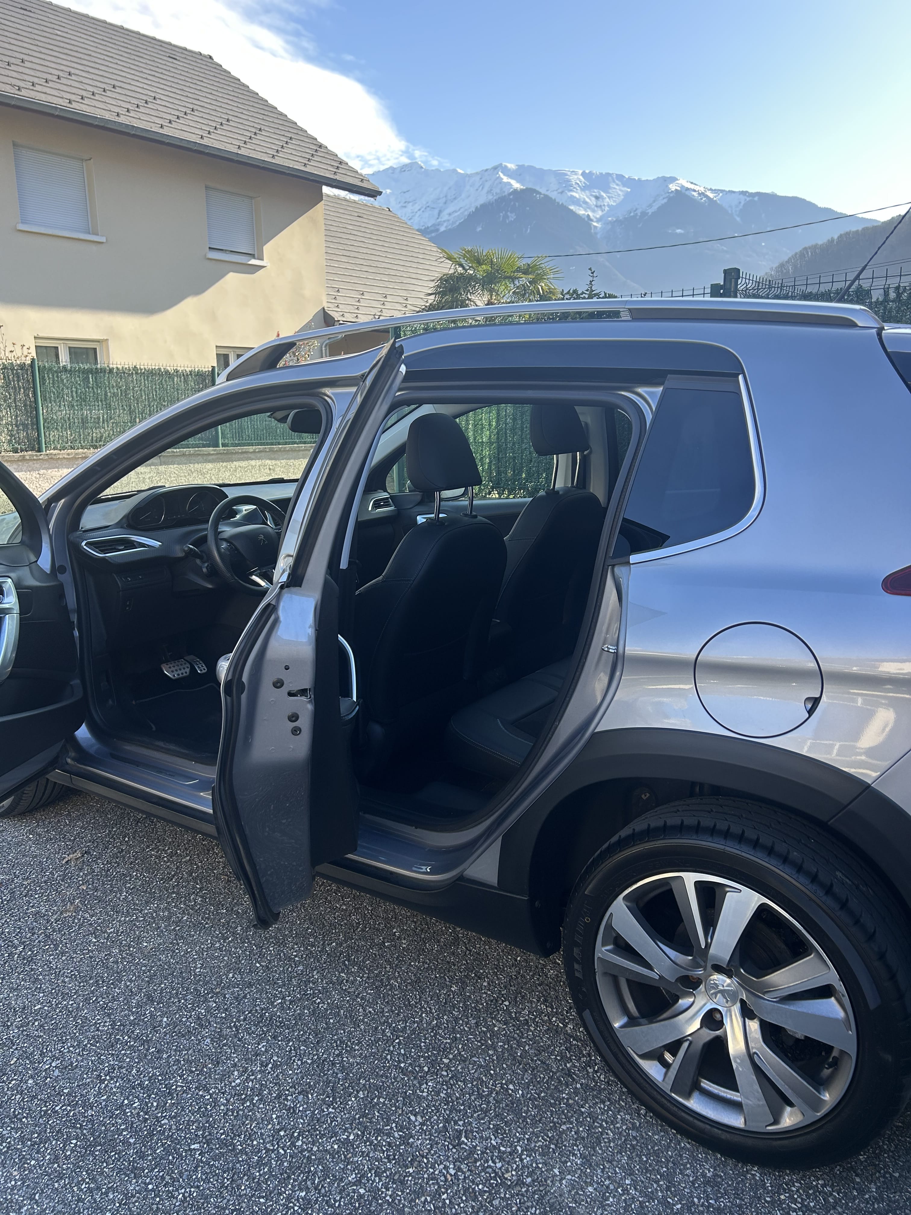 Peugeot 2008 avec GPS