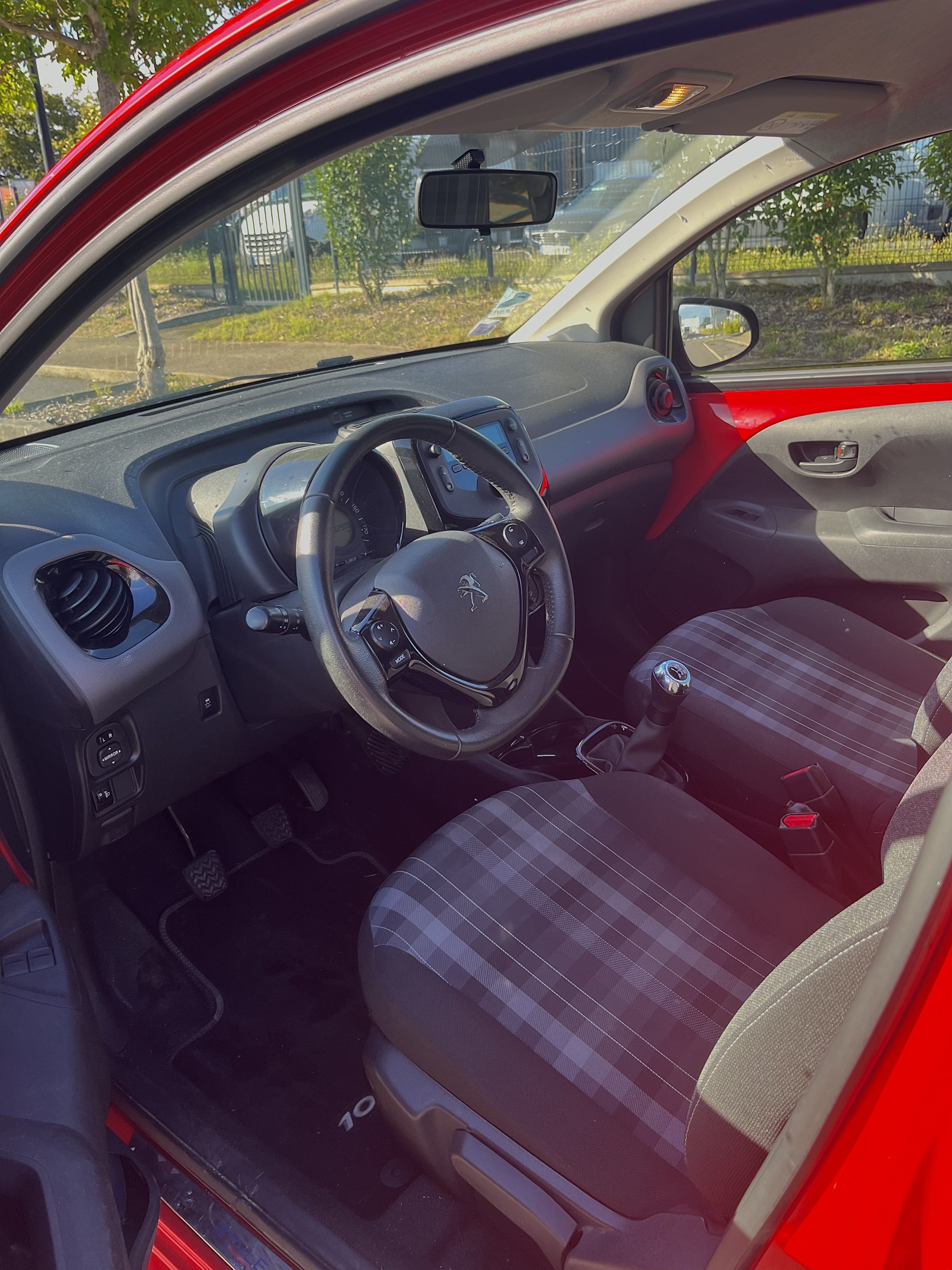 Peugeot 108 with Audio / iPod input