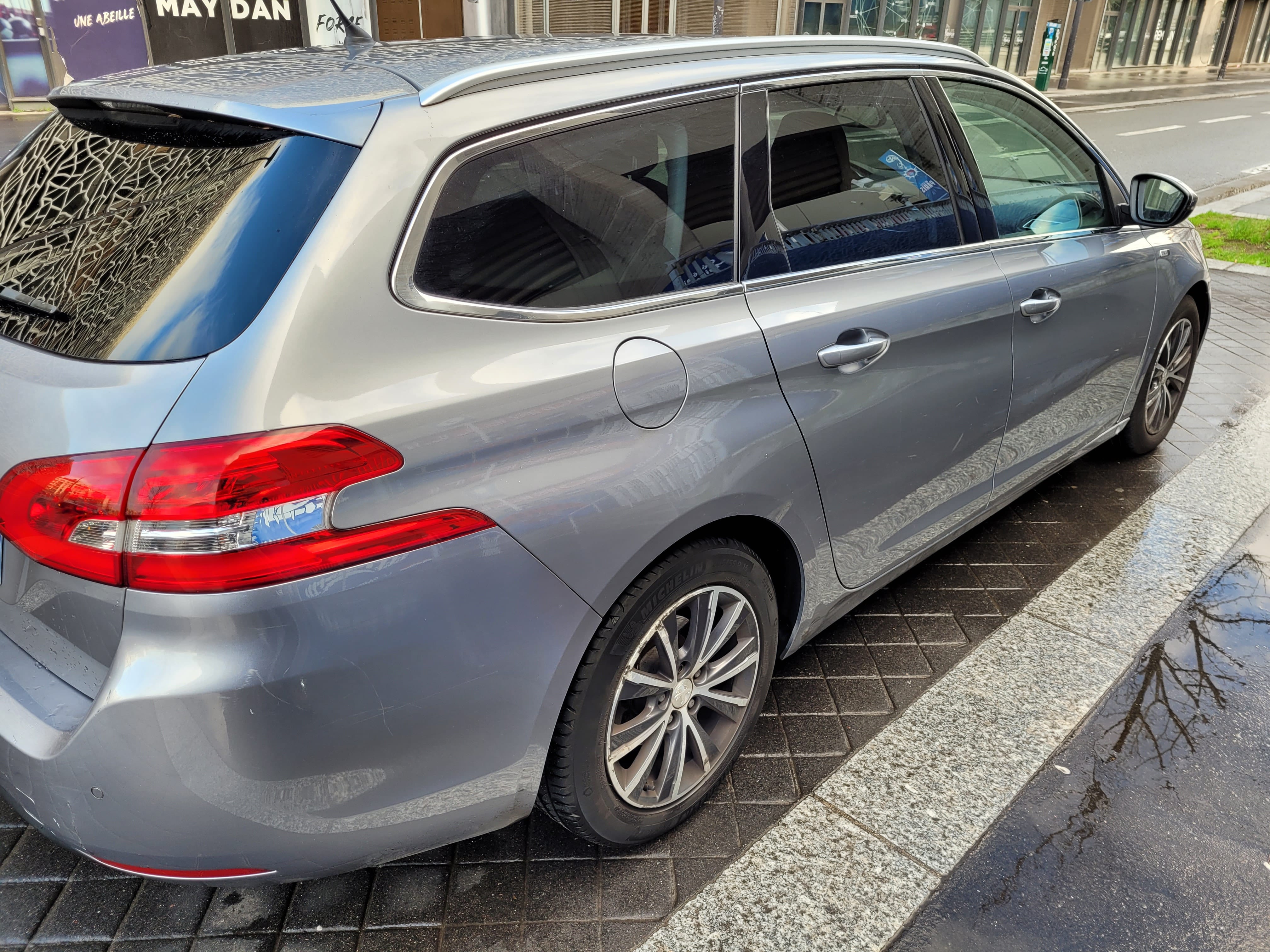 Peugeot 308 SW avec Climatisation