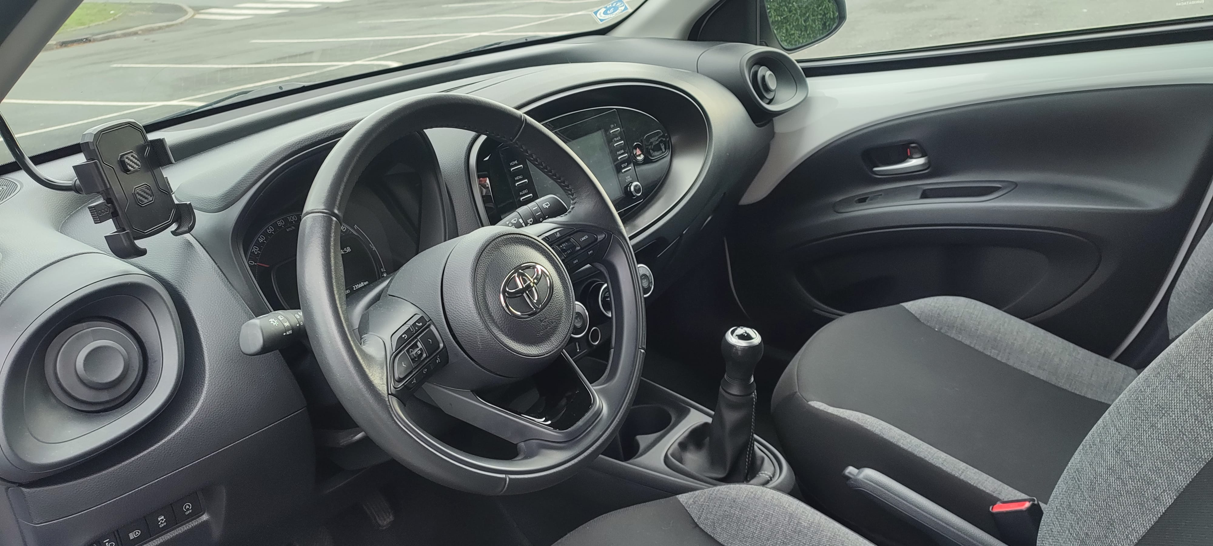 Toyota Aygo X 1.0 VVT-I 72 avec Entrée audio / iPod