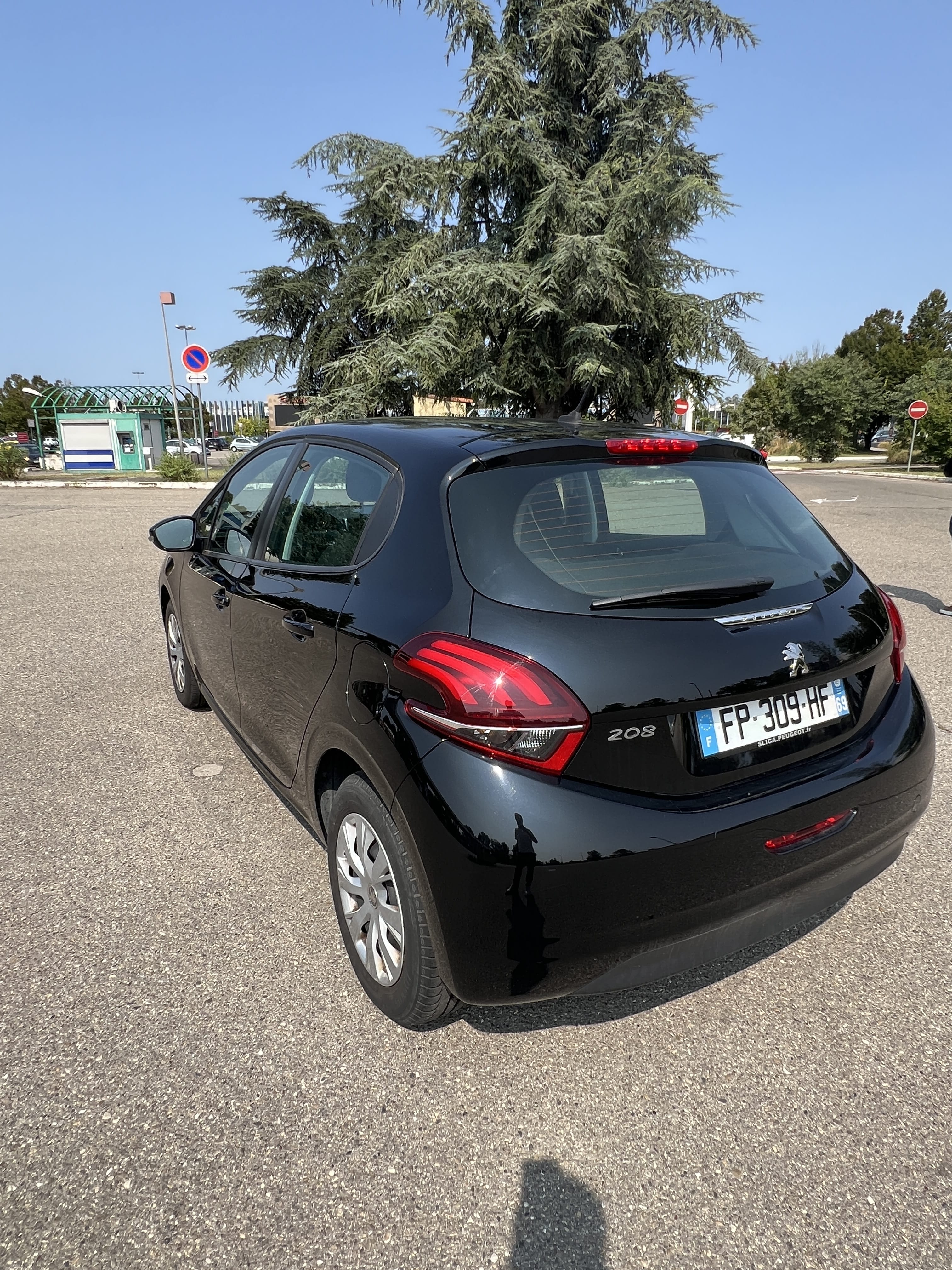 Peugeot 208 avec Apple CarPlay