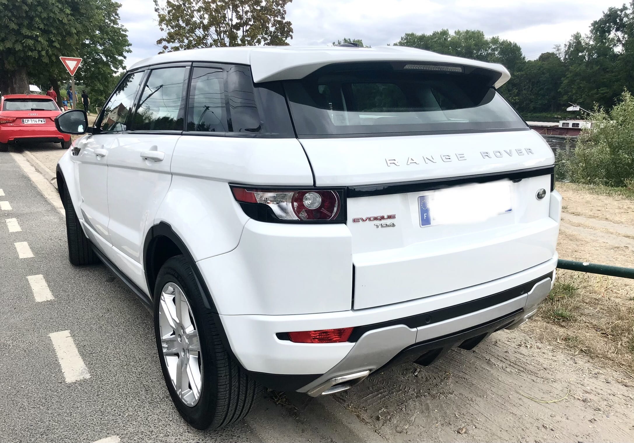 Land-Rover Range Rover Evoque 2.2 td4 avec GPS
