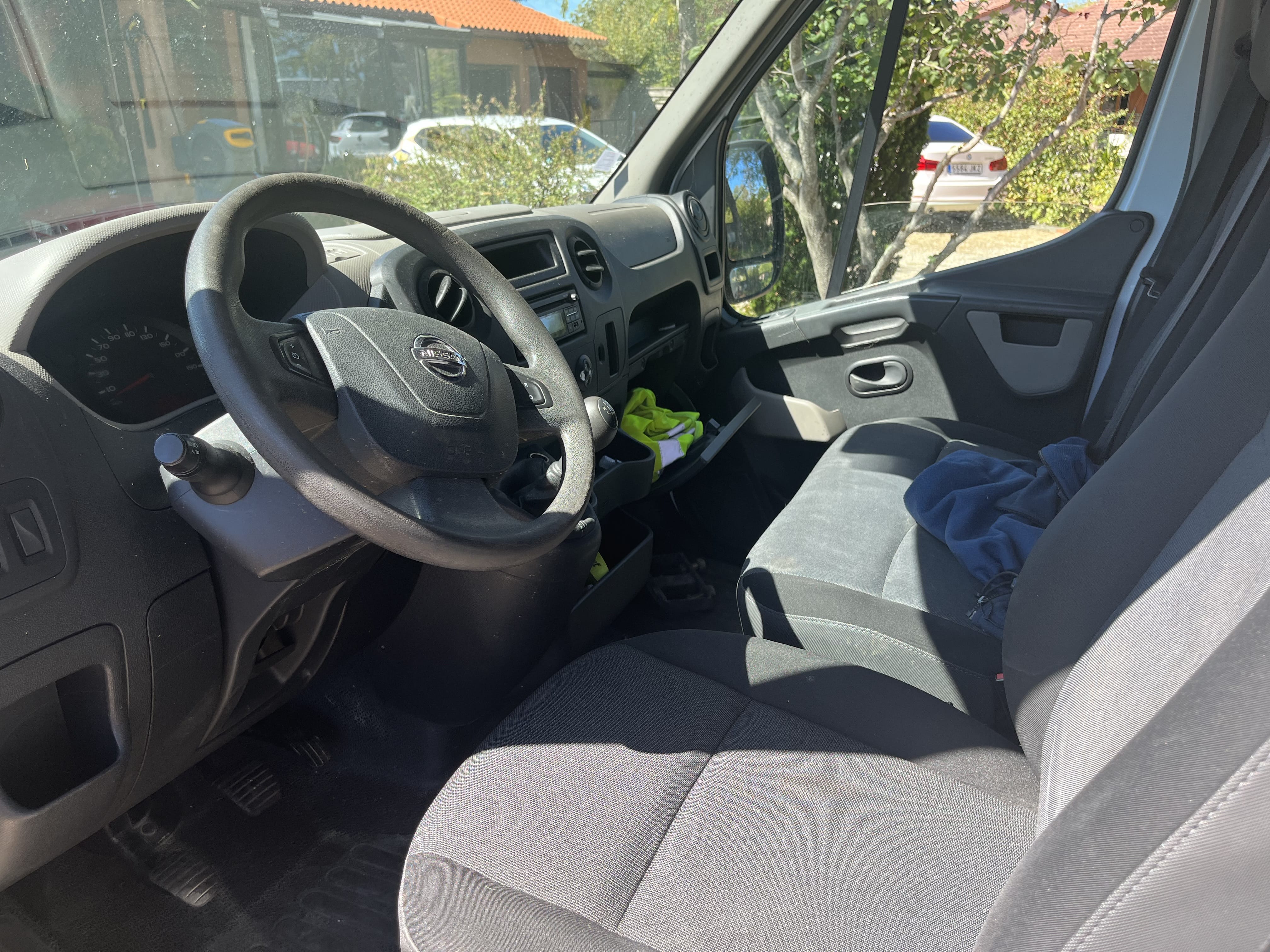 Nissan NV400 avec Entrée audio / iPod