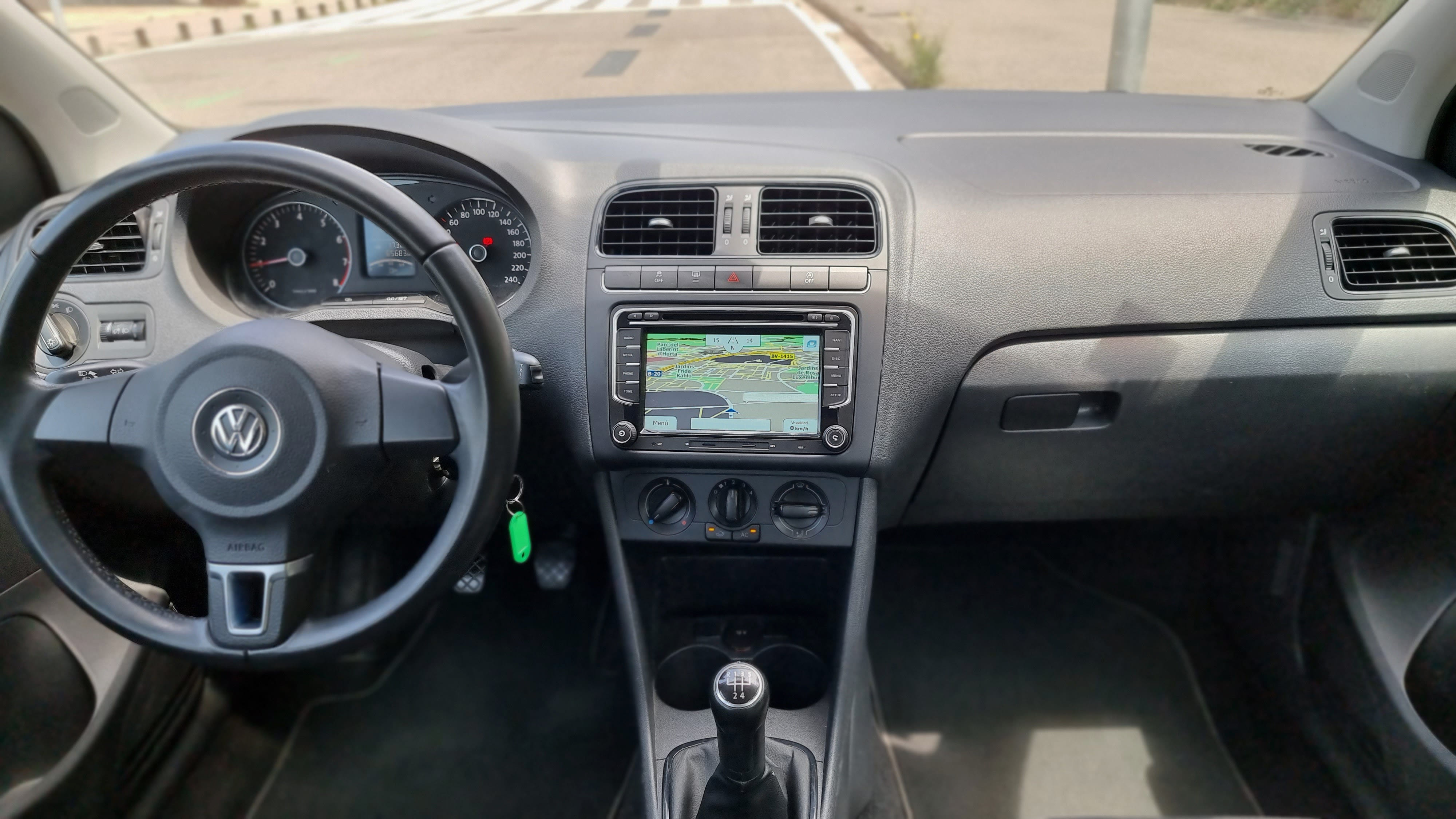 Volkswagen Polo Emotion TSI HJN con Audio Bluetooth