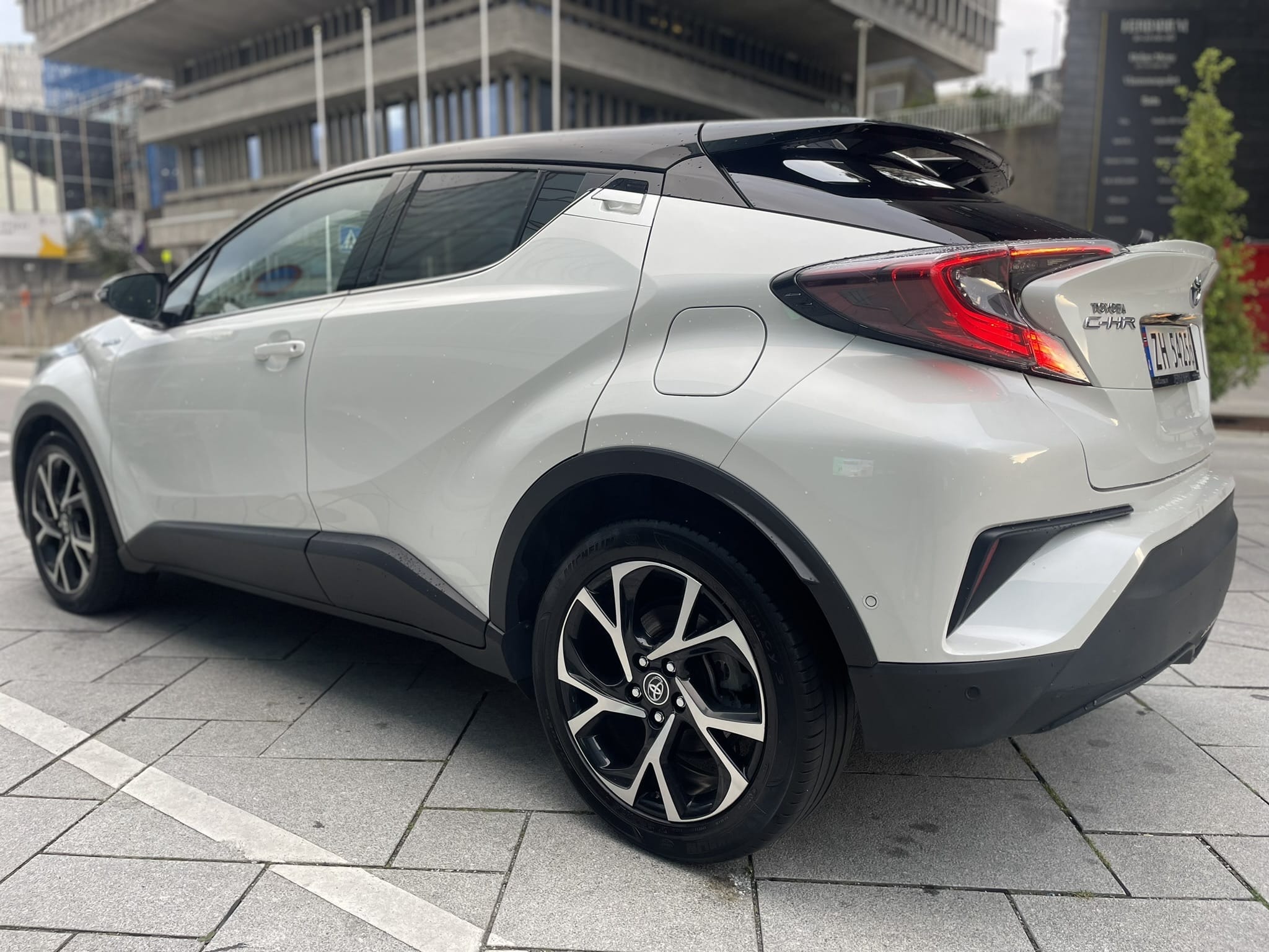 Toyota C-HR with GPS