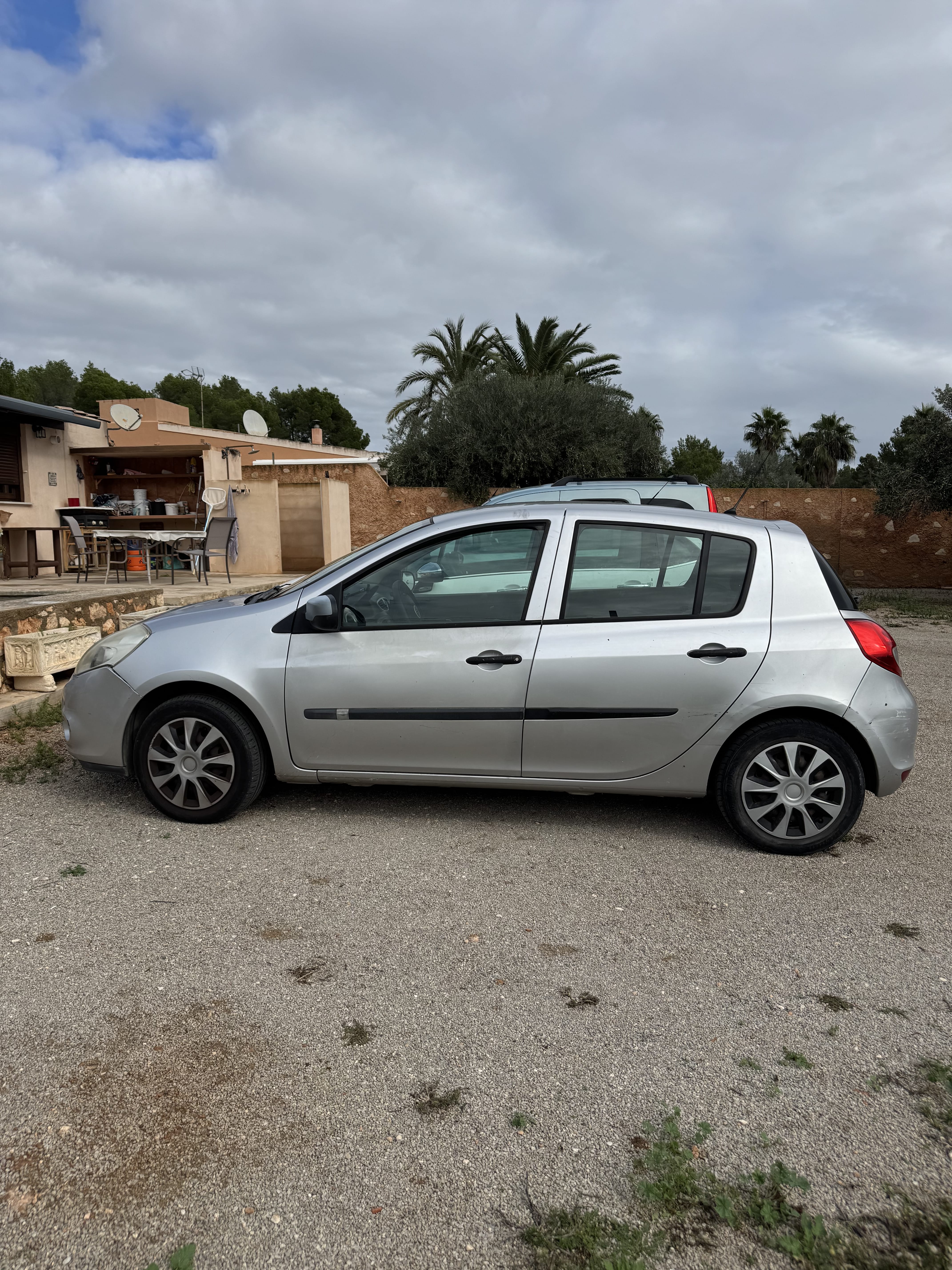 Renault Clio con Aire acondicionado