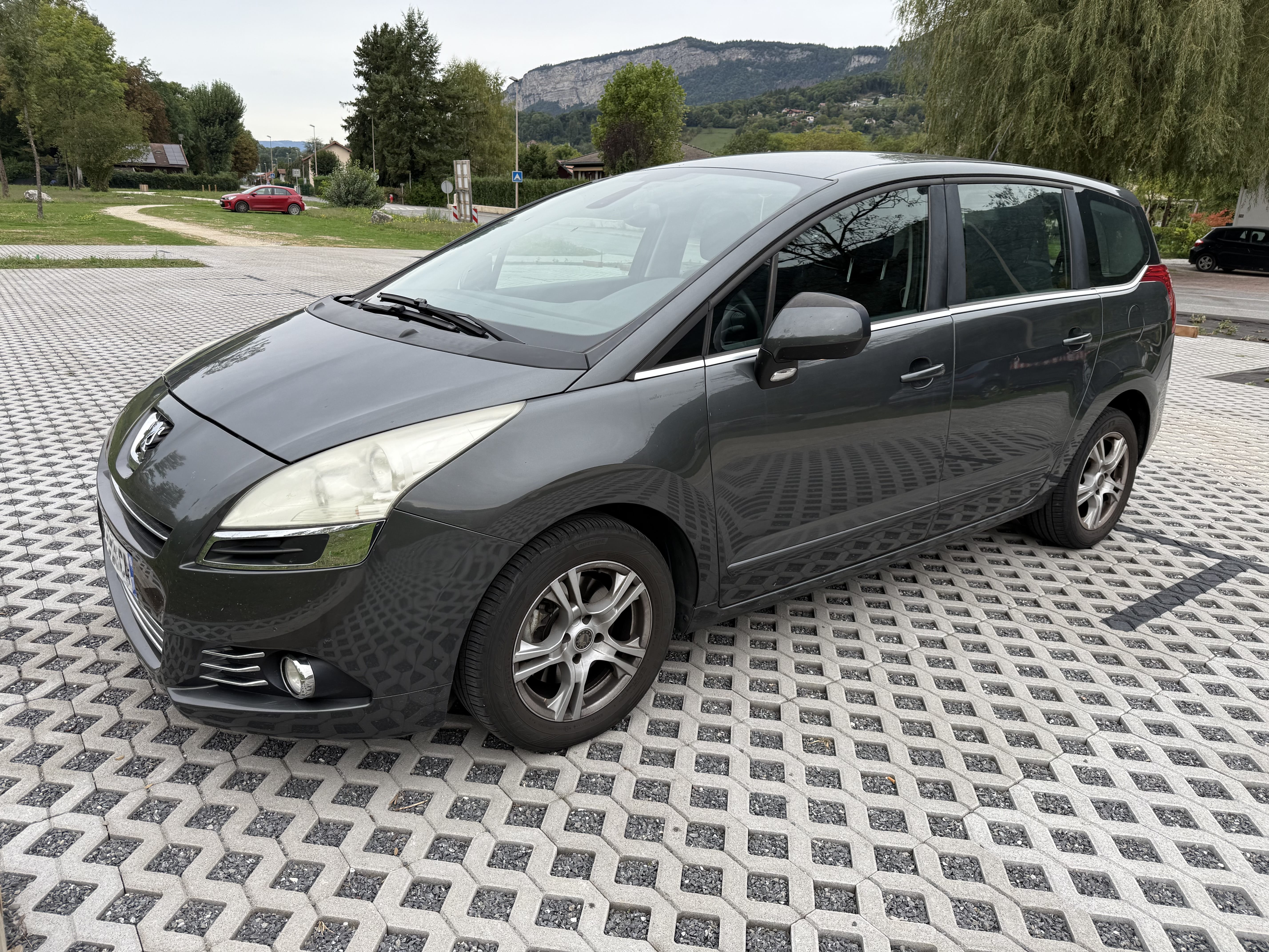 Peugeot 5008, 2011, Diesel