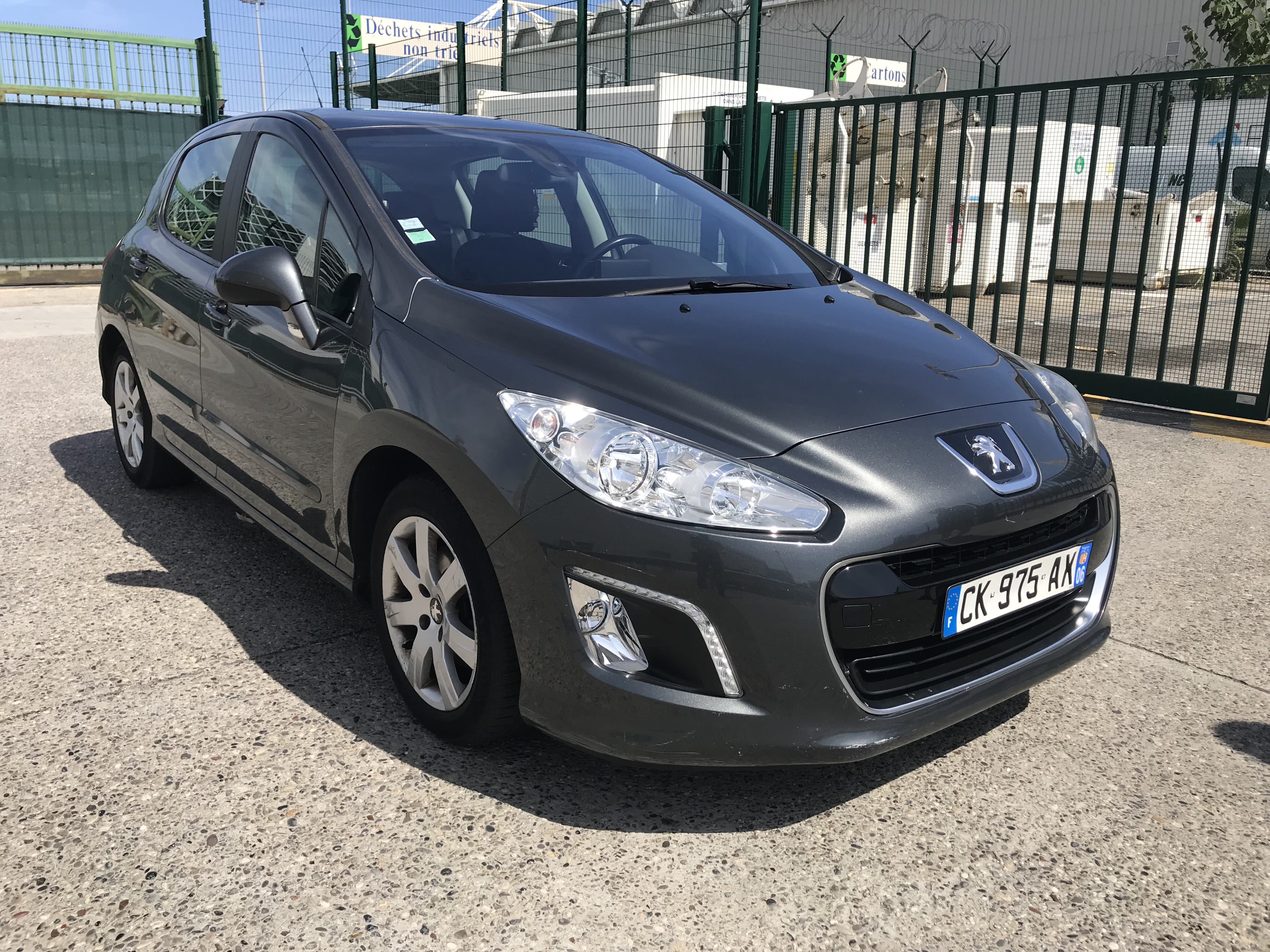 Peugeot 308 1.6 ehdi eco avec Siège bébé