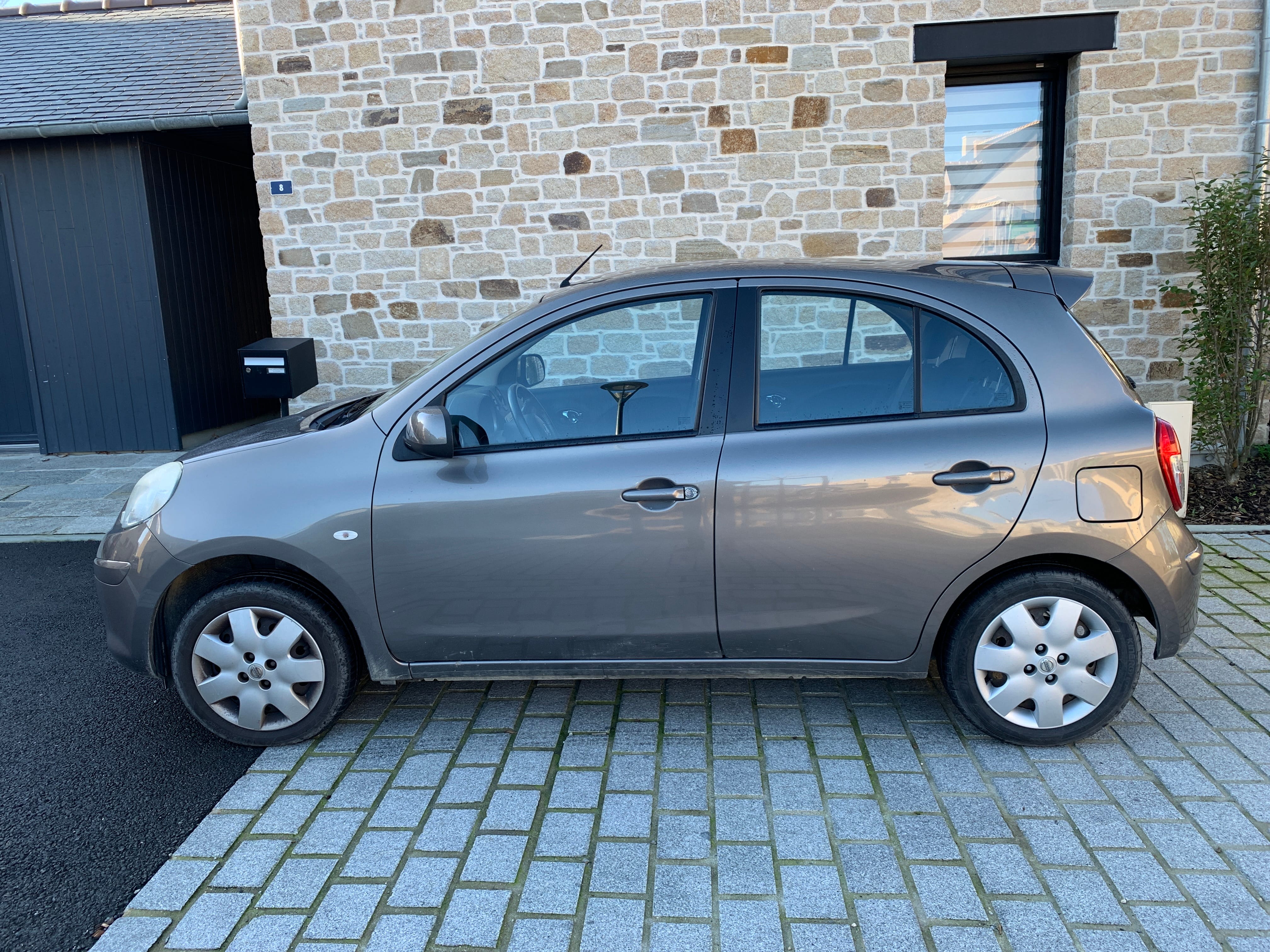 Nissan Micra essence avec Climatisation