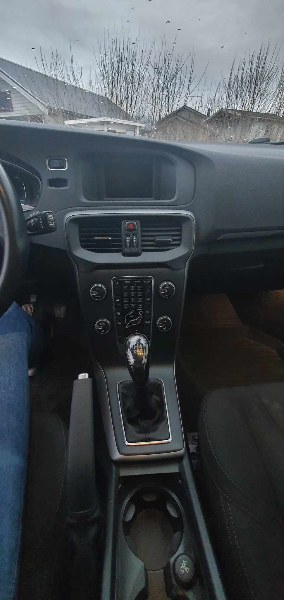 Volvo V40 with Bluetooth audio