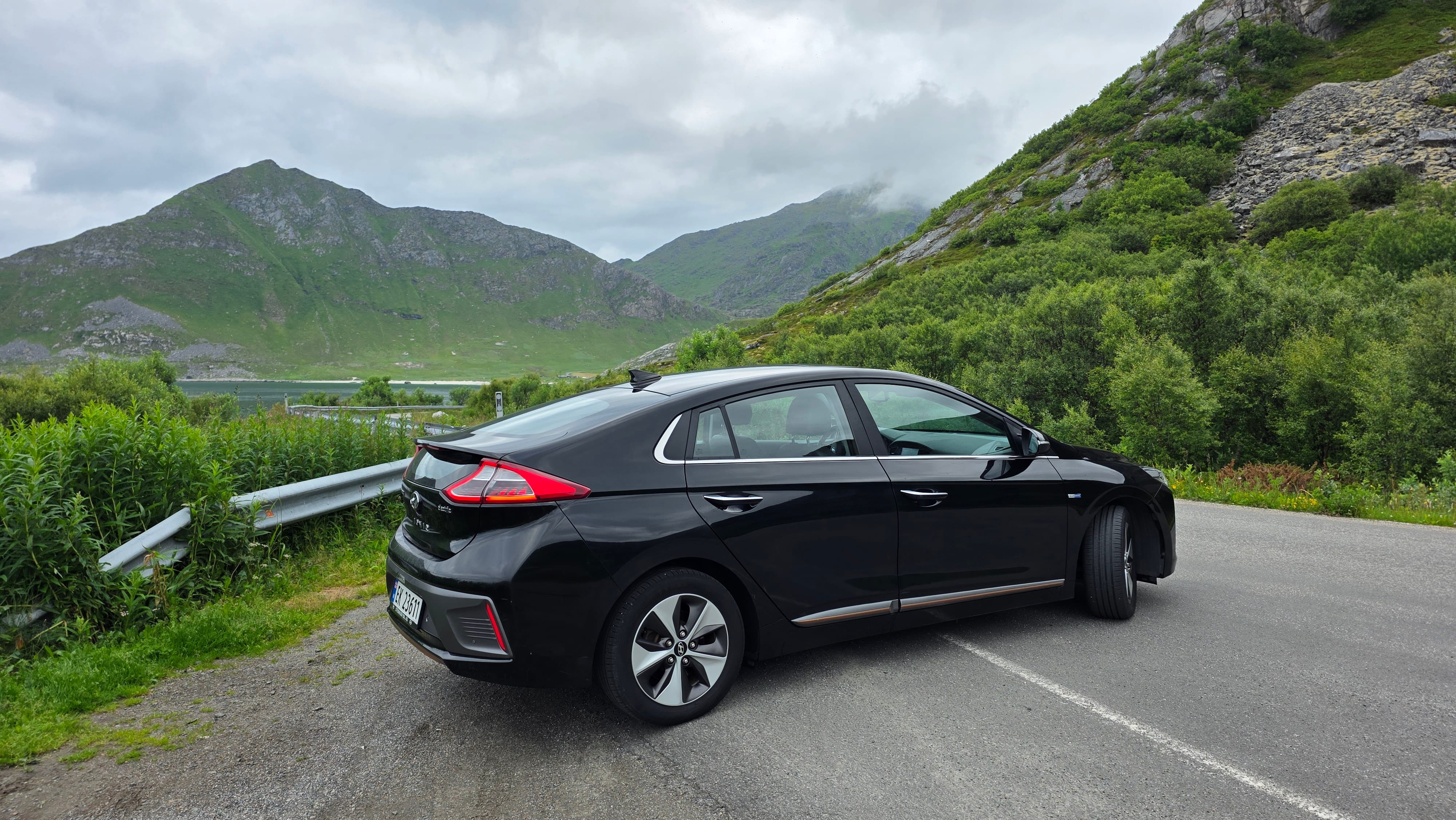 Hyundai Ioniq with GPS