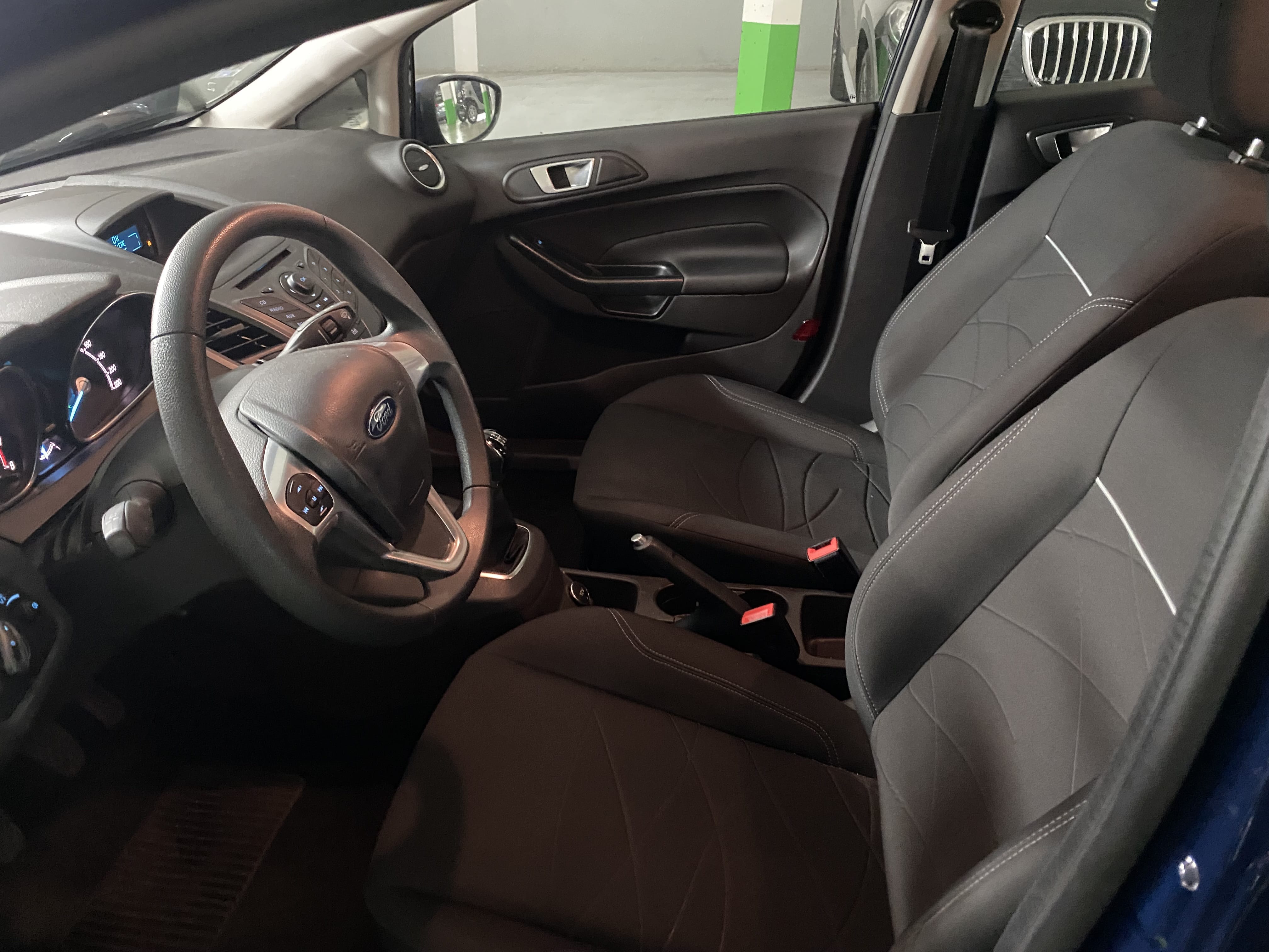 Ford Fiesta 1.25 i 16V avec Entrée audio / iPod