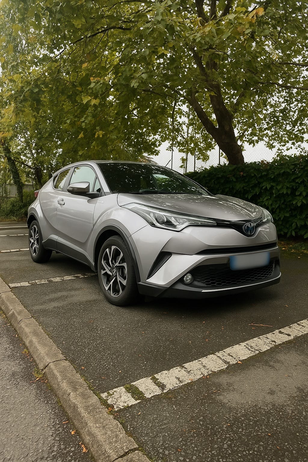 Toyota C-HR Hybrid, 2019, Essence 95 / Électrique (hybride), automatique