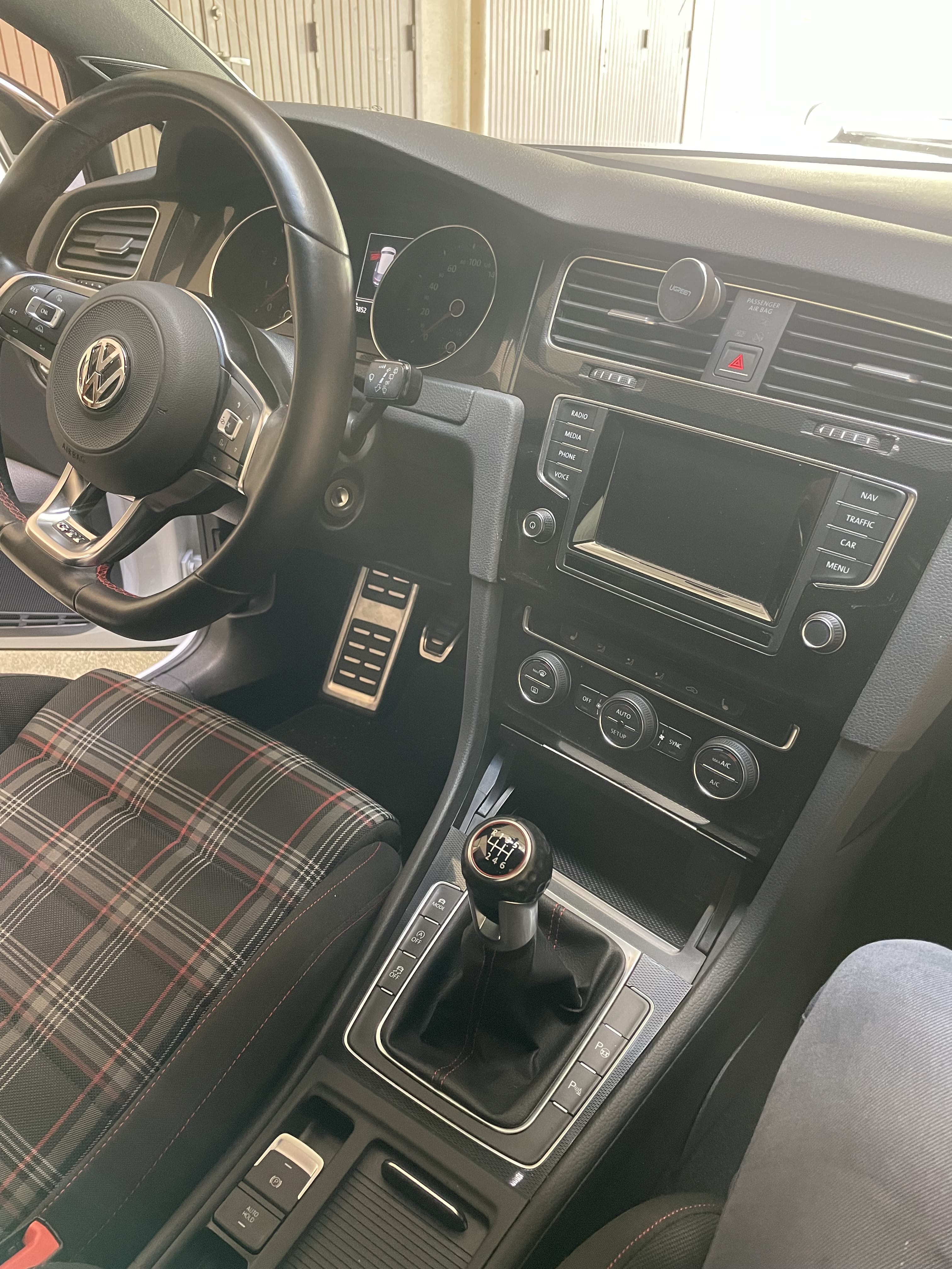 Volkswagen Golf 2L TFSI avec GPS