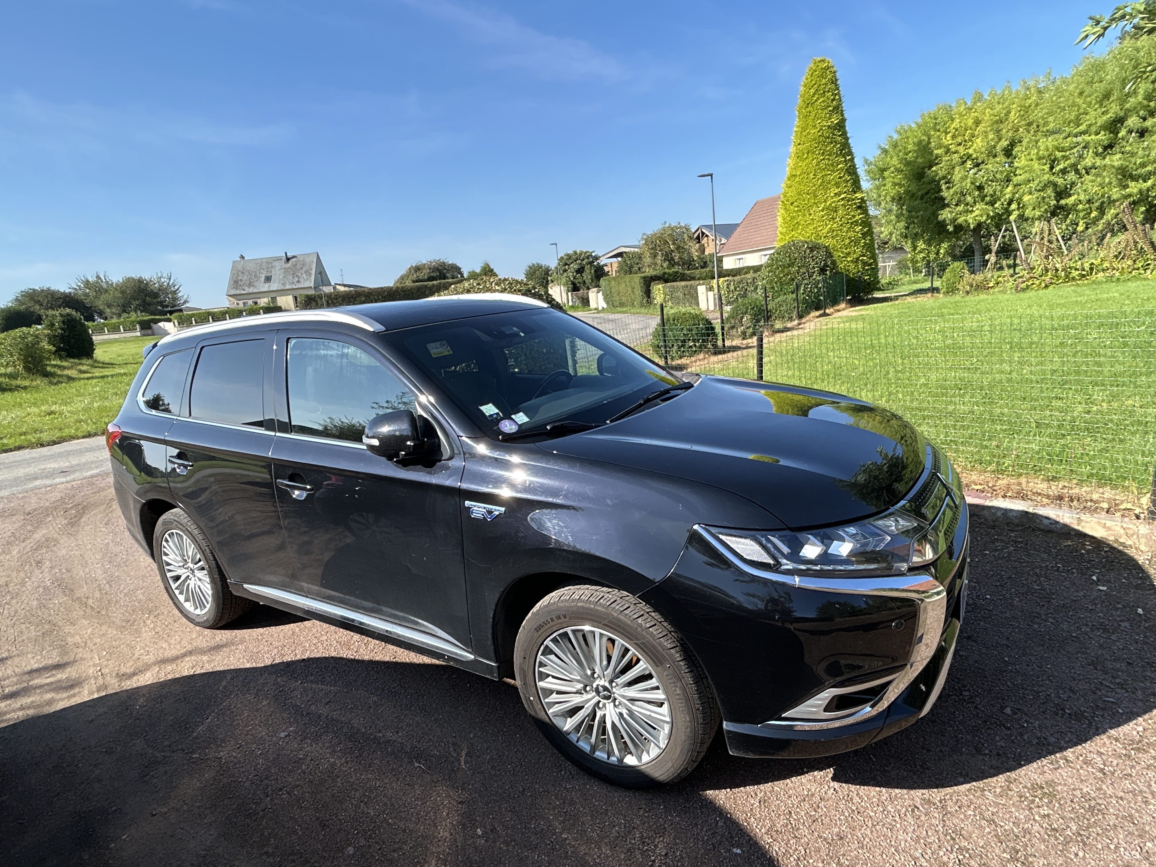 Mitsubishi Outlander Hybride, 2019, Essence 95 / Électrique (hybride), automatique