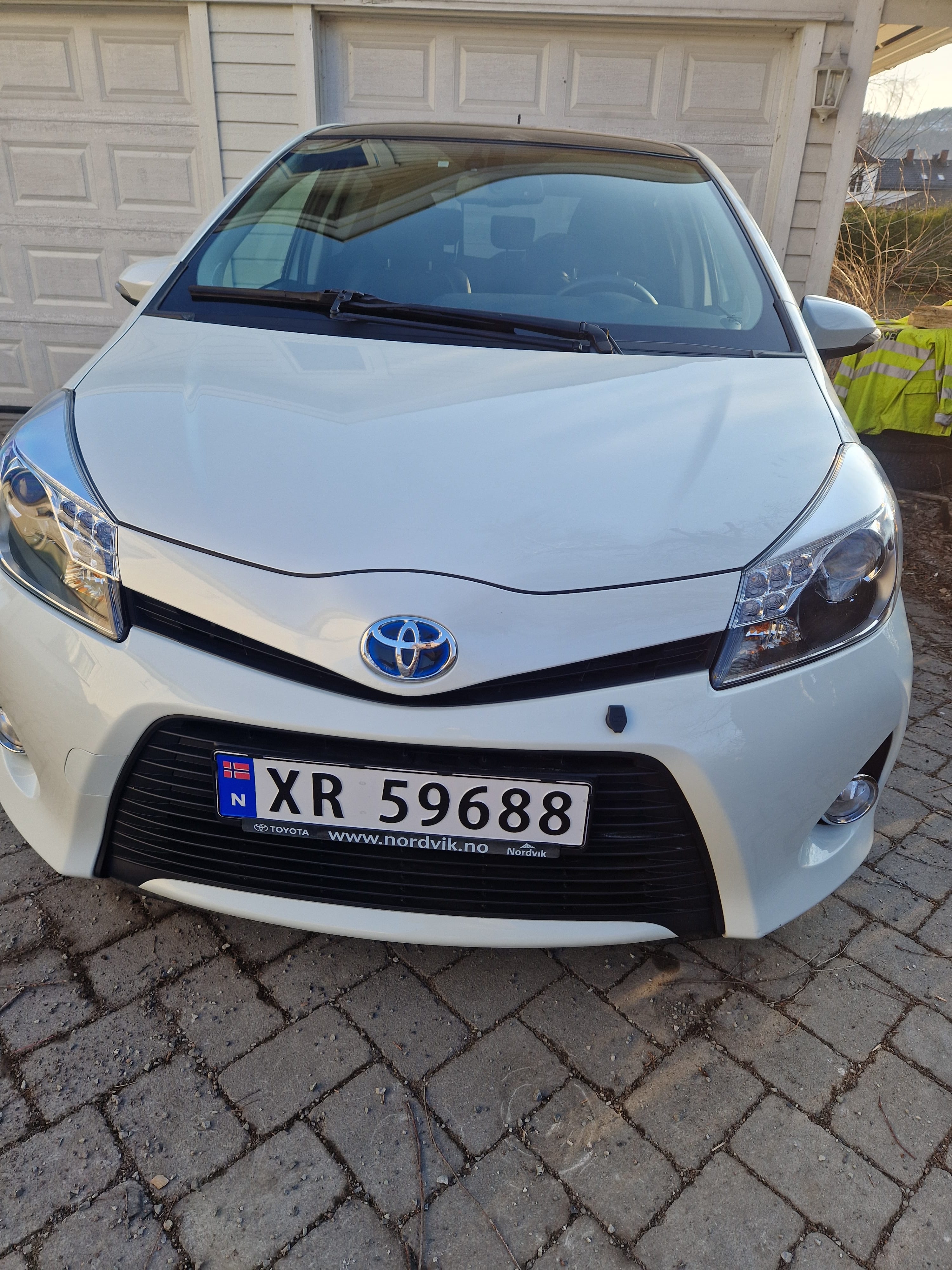 Toyota Yaris Hybrid, 2013, Blyfri 98 / Elektrisk (hybrid), automatisk