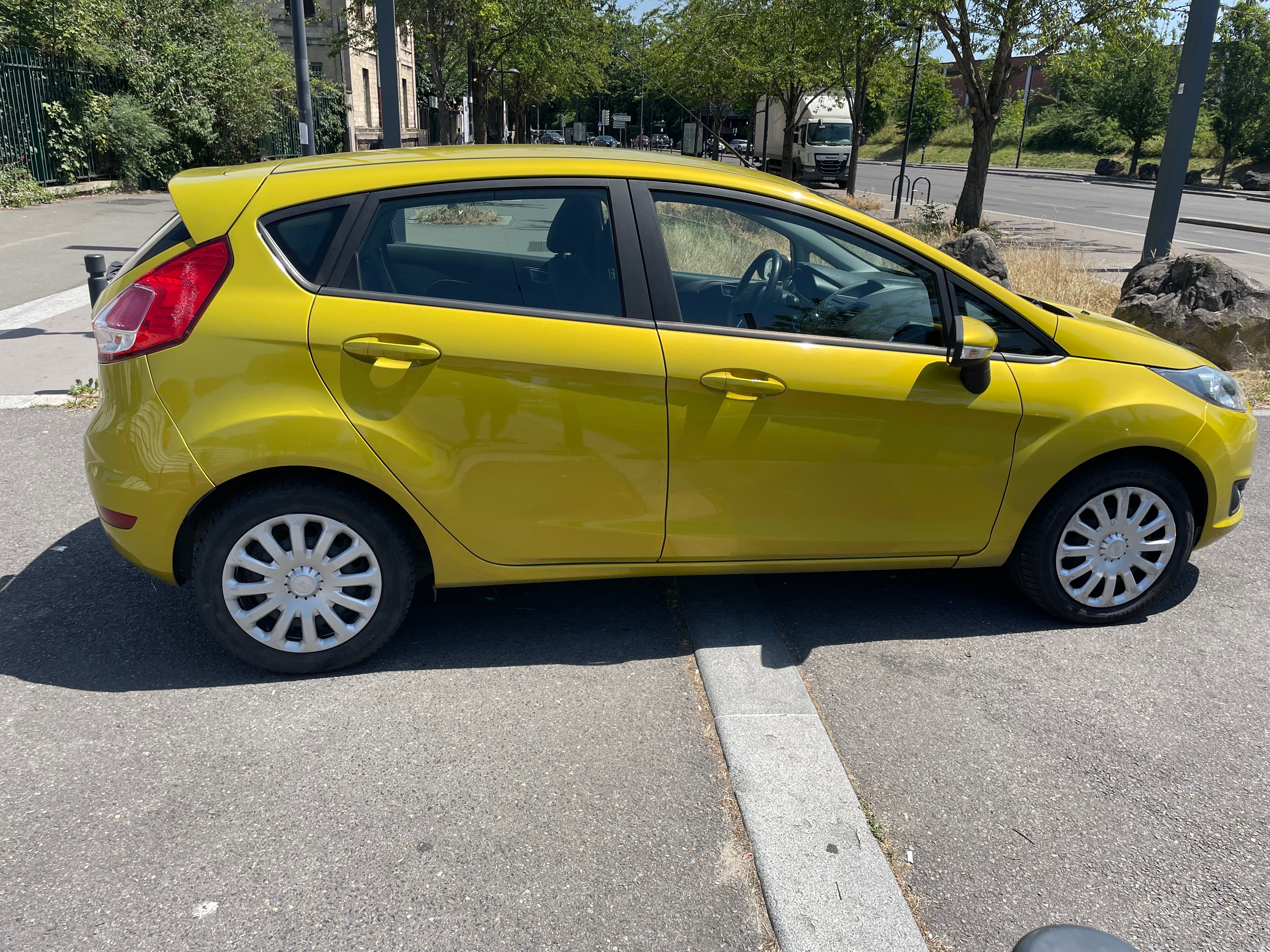 Ford Fiesta avec Climatisation